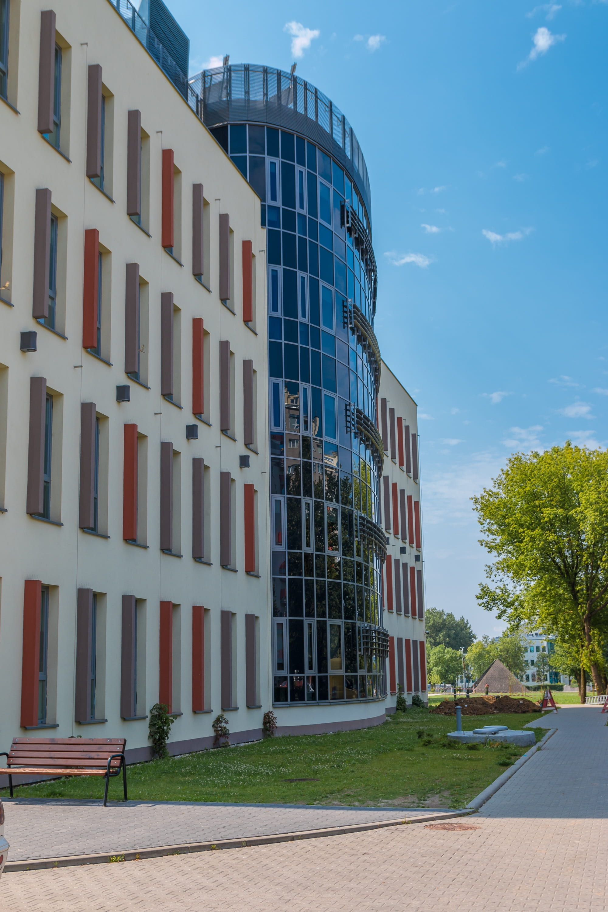 sunlight, nature, plant, modern, buildings, day, no people, tree, building, architecture, built structure, city, window, building and construction, polytechnic university which, Phone HD Wallpaper