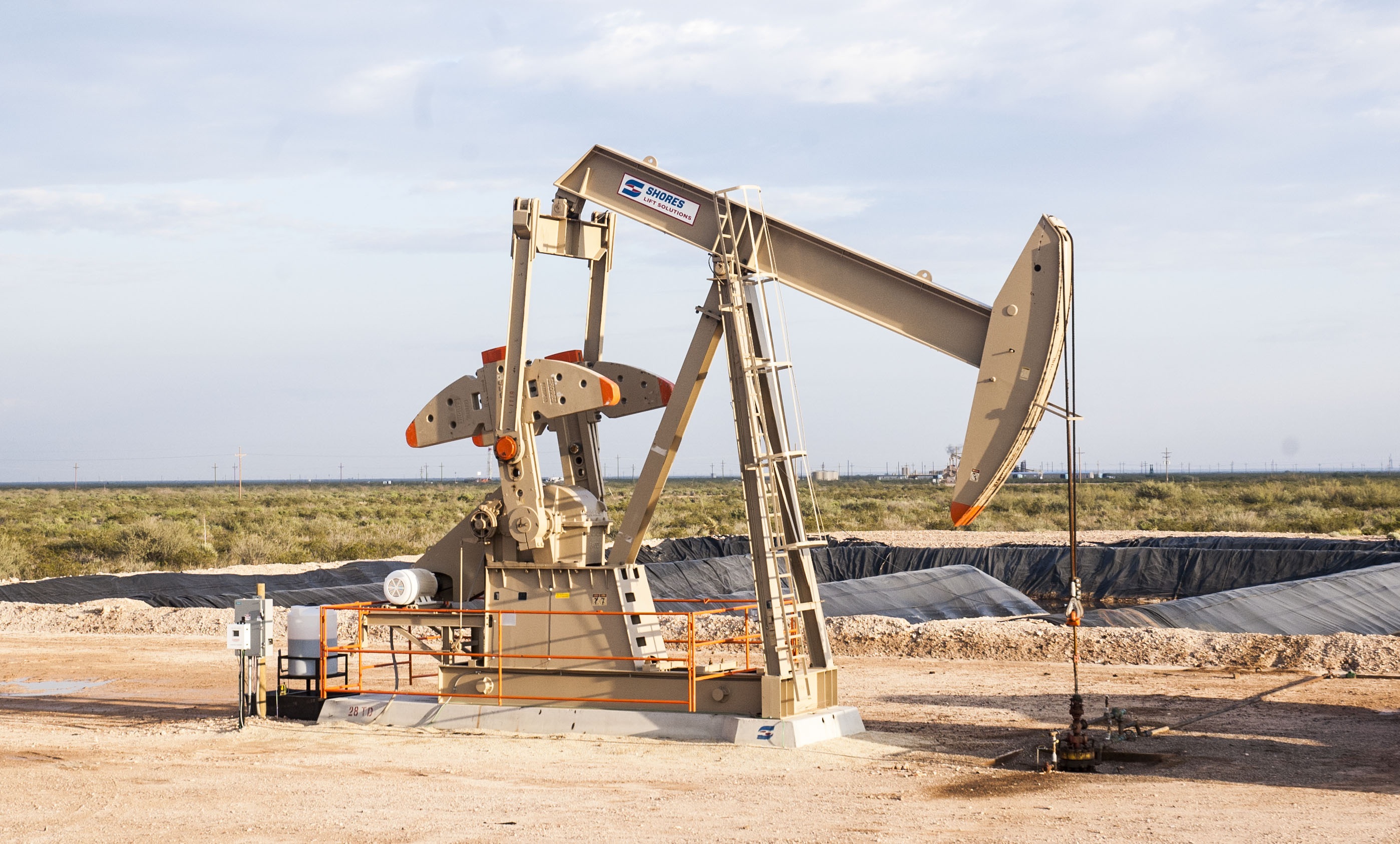 environment, machinery, oil industry, day, equipment, fuel and power generation, crude, oil pump, rig, oil field, mining, no people, cloudy, fossil fuel, HD Wallpaper