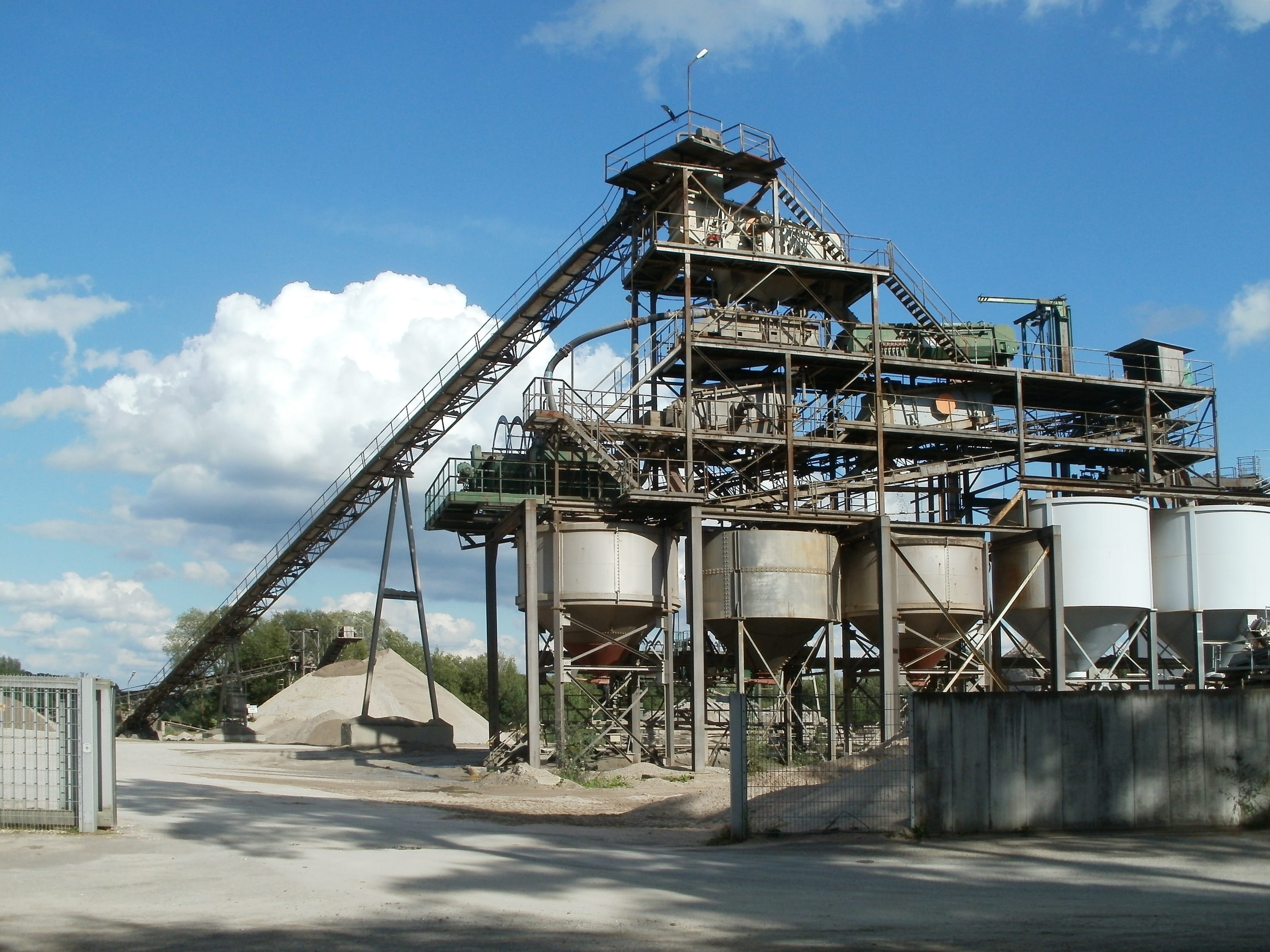 white, factory, pit, city, Plant, structure, cloud - sky, construction, industrial building, mine, pebble, metal industry, equipment, material, architecture, HD Wallpaper