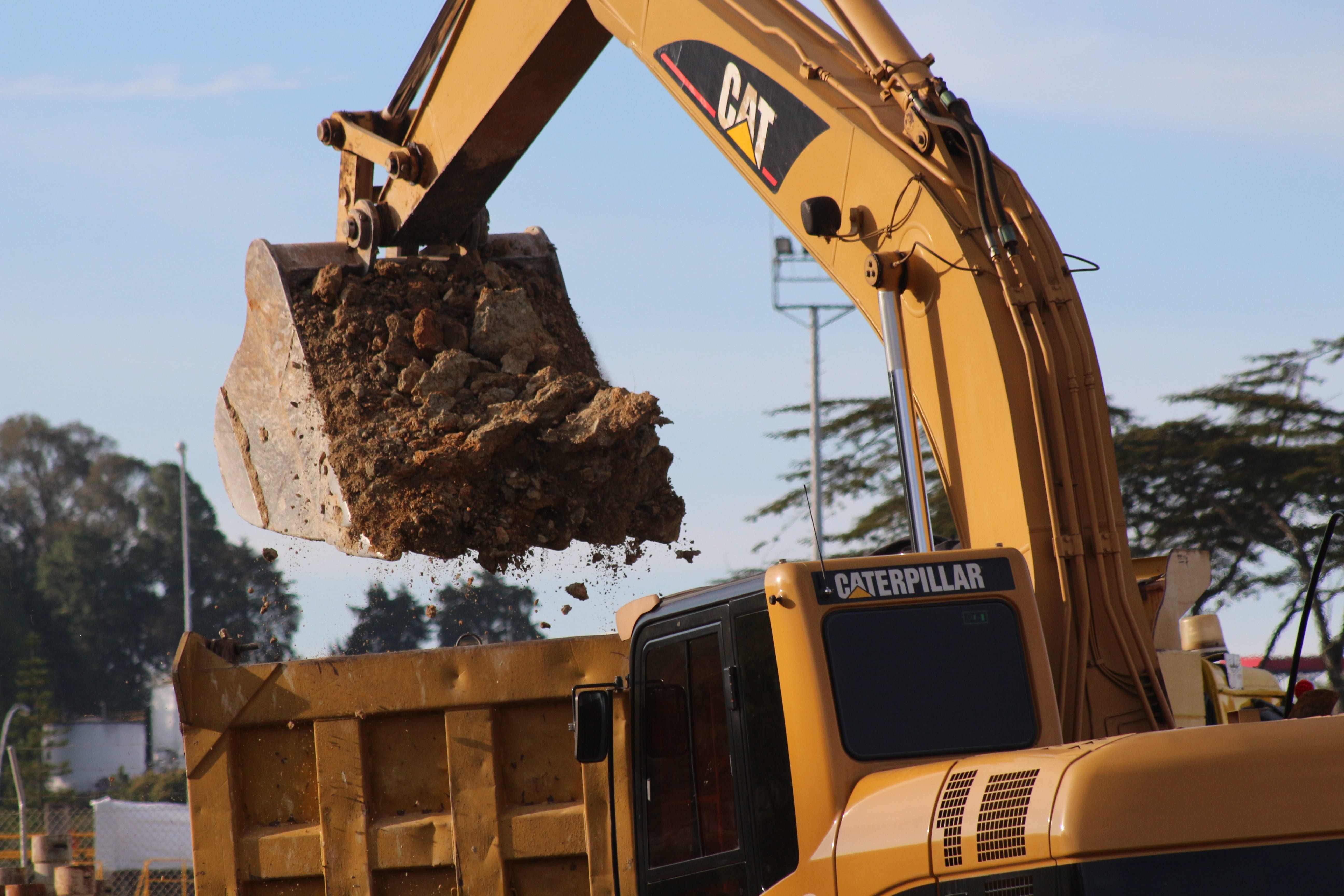 5K, industry, mode of transportation, construction site, bucket, yellow, sky, transportation, caterpillar, land vehicle, outdoors, filled, work, text, HD Wallpaper