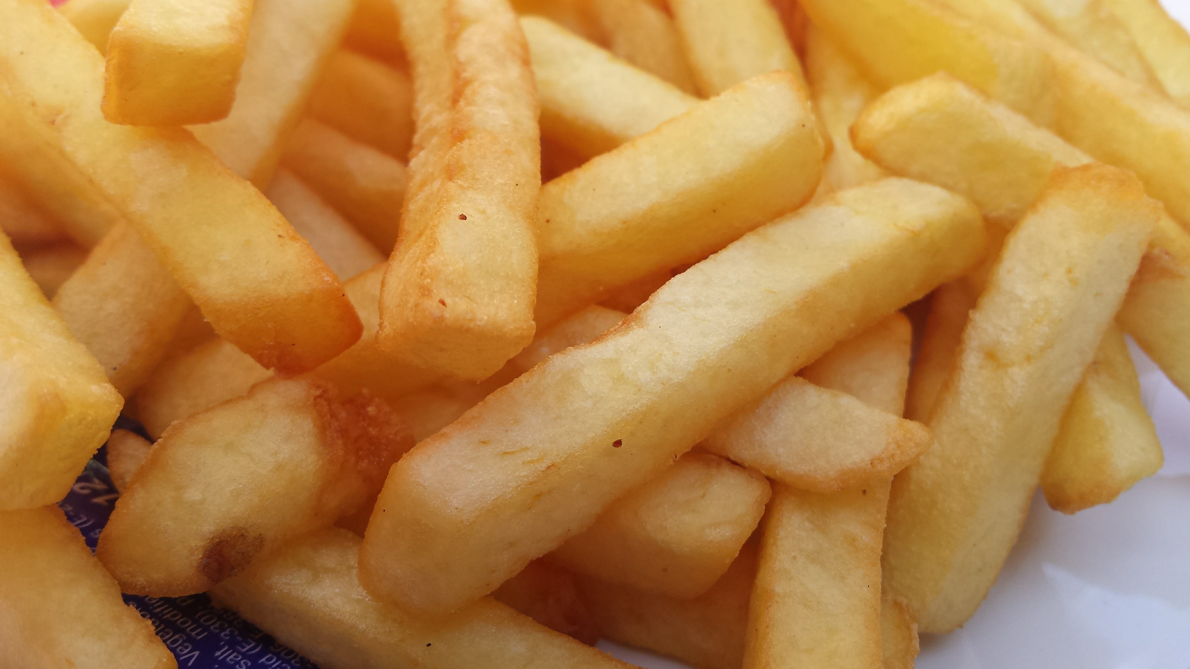 deep fried, potato Chip, lunch, French Fries, fried, prepared Potato, yellow, fast Food French Fries, Potato, no people, Food, meal, pile, condiment, indoors, HD Wallpaper