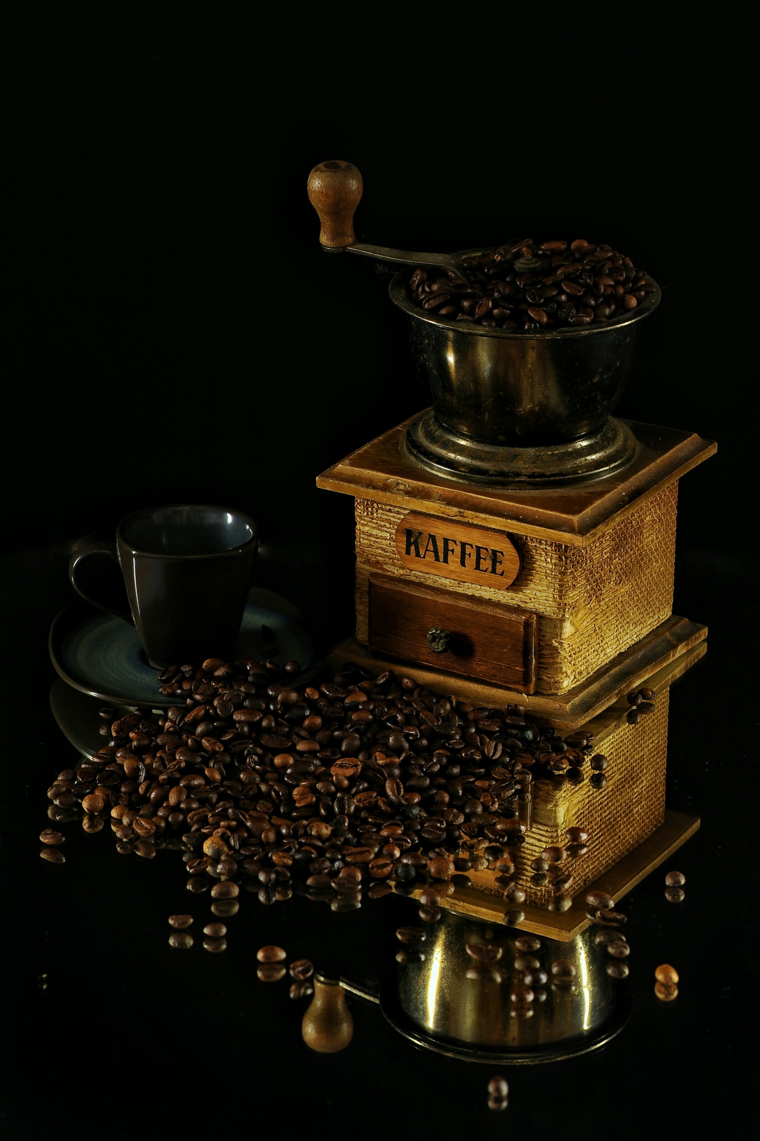 coffee bean, 2K, large group of objects, antique, no people, black background, grains, table, millstone, old-fashioned, brewer, still life, food, beans, Phone HD Wallpaper