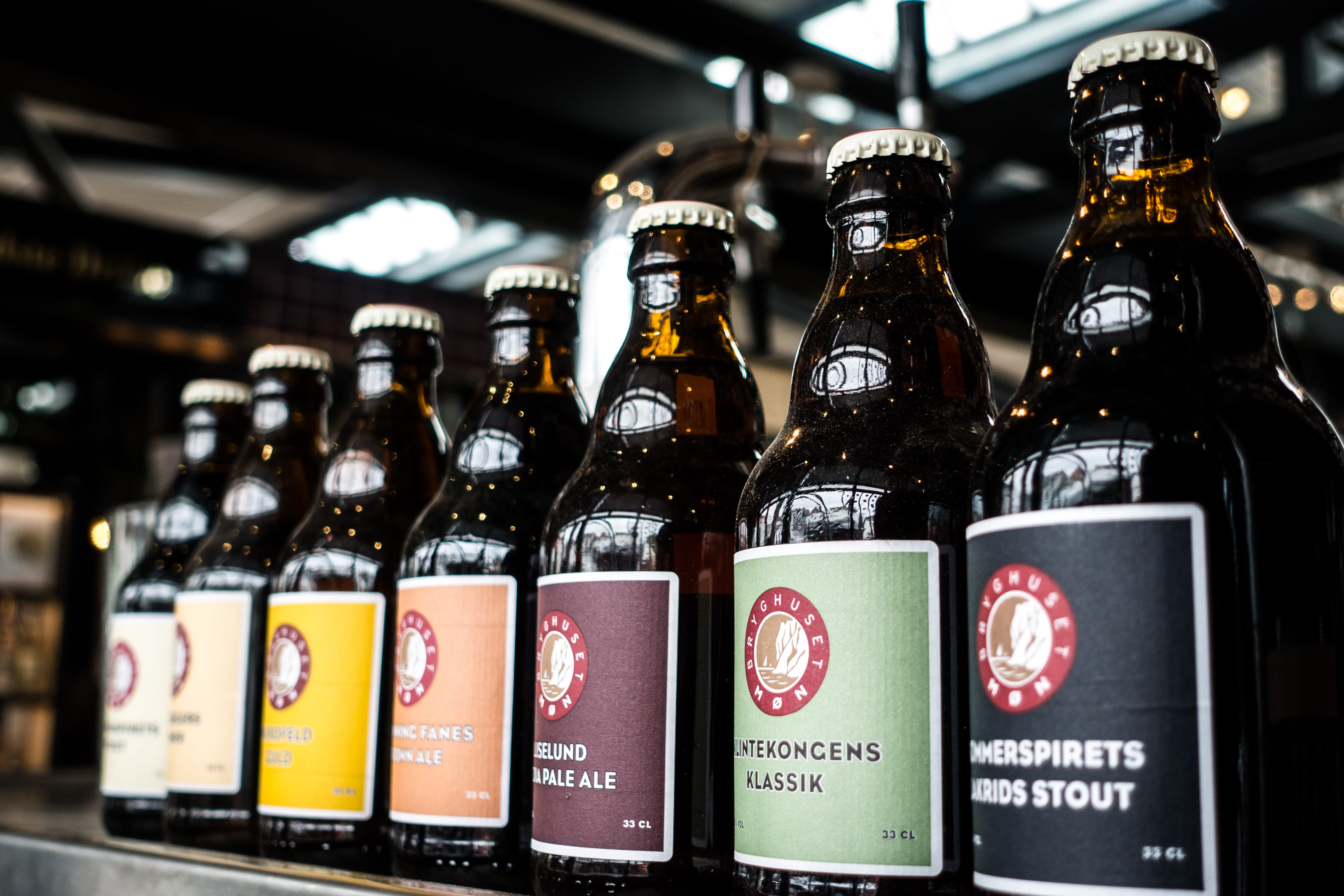 Small, 5K, container, brewery, bottle, lager, beer, wine bottle, in a row, liquor store, label, food and drink, no People, refreshment, branding, drink, HD Wallpaper
