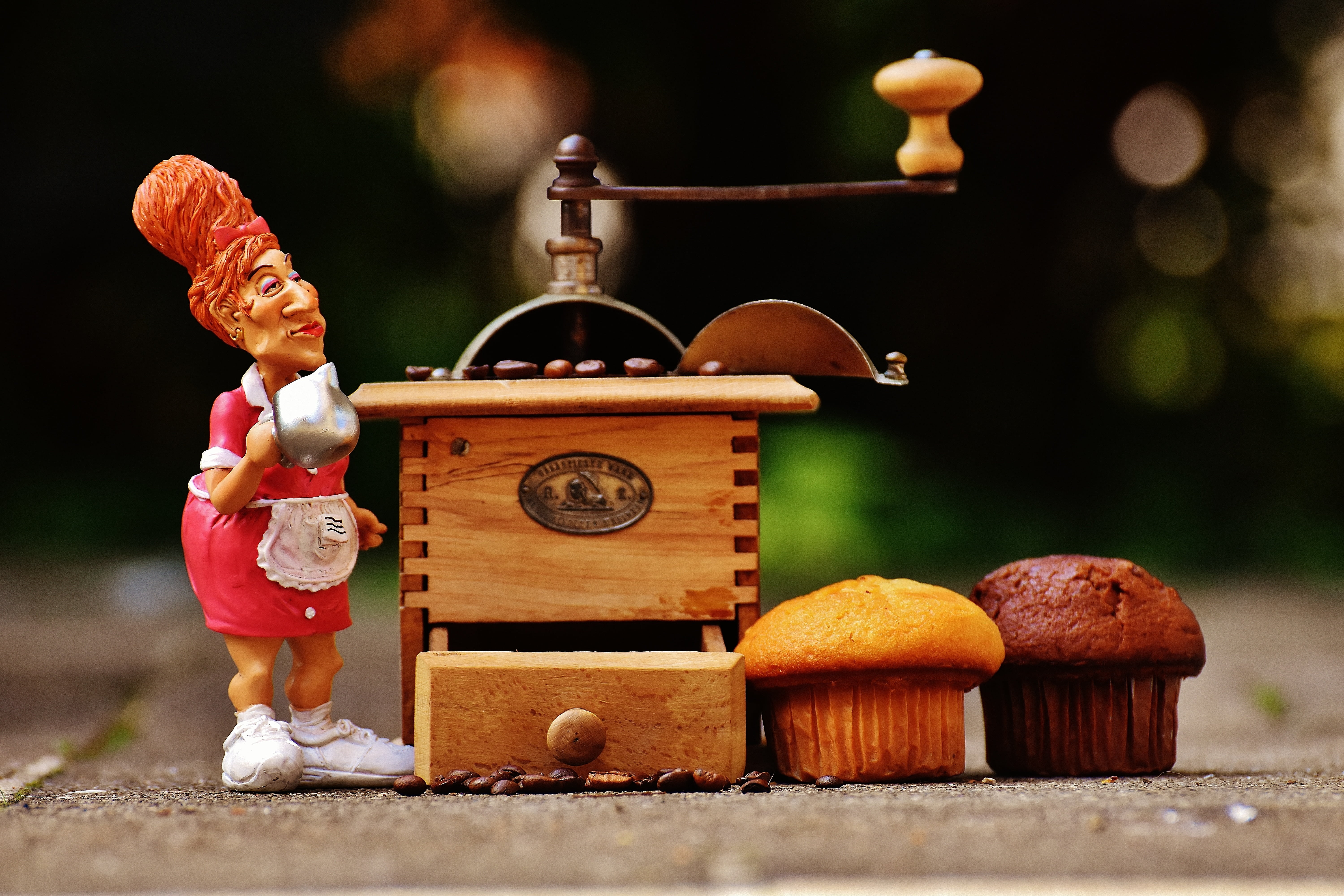 cupcakes, treat, nature, day, wood - material, baked food, focus on foreground, benefit from, selective, cookies, chocolate, waitress, food, schokoladenmuffins, HD Wallpaper