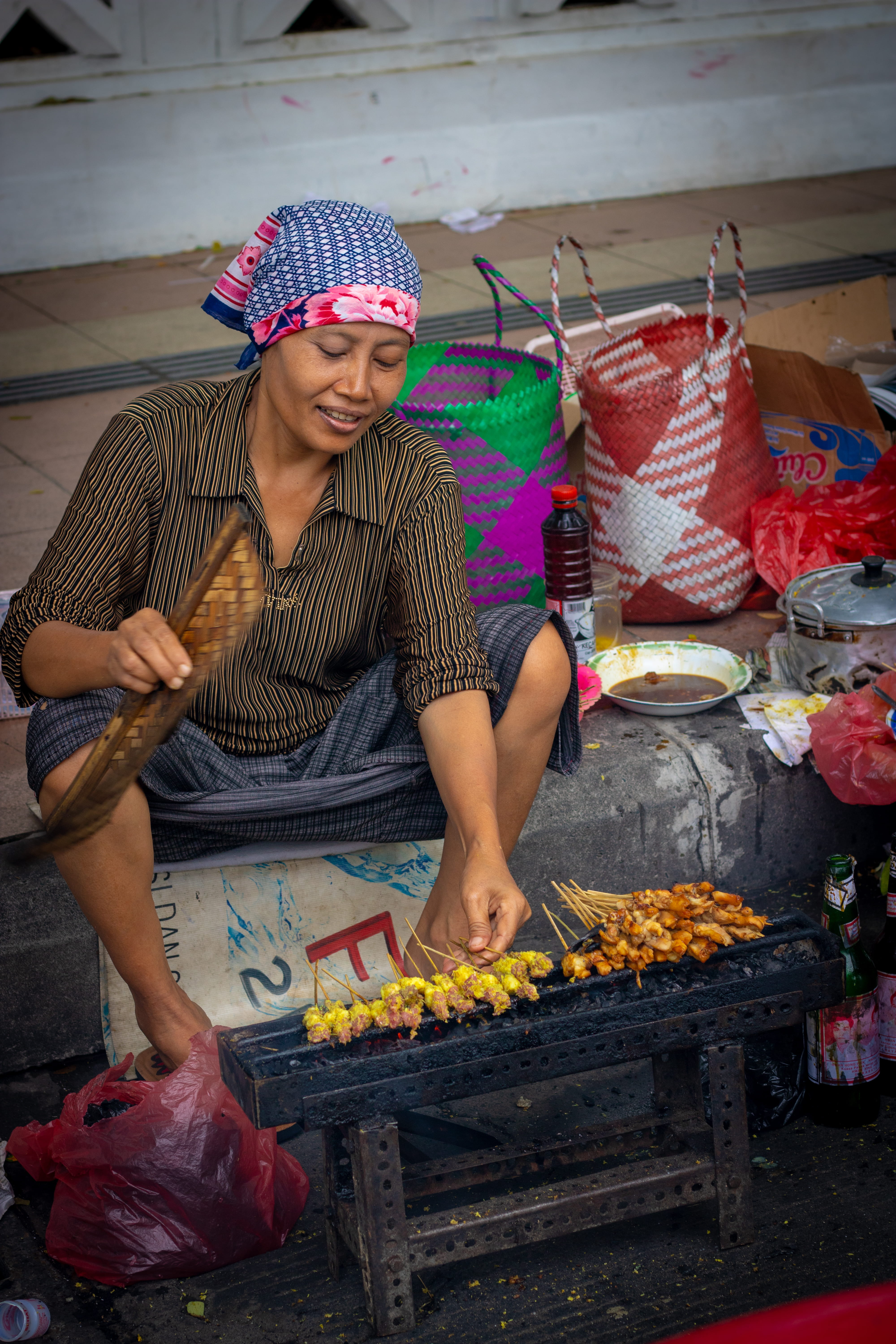 apparel, undershirt, indonesia, clothing, one person, retail, women, human, market stall, plant, person, food and drink, surabaya, beanie, street market, Phone HD Wallpaper