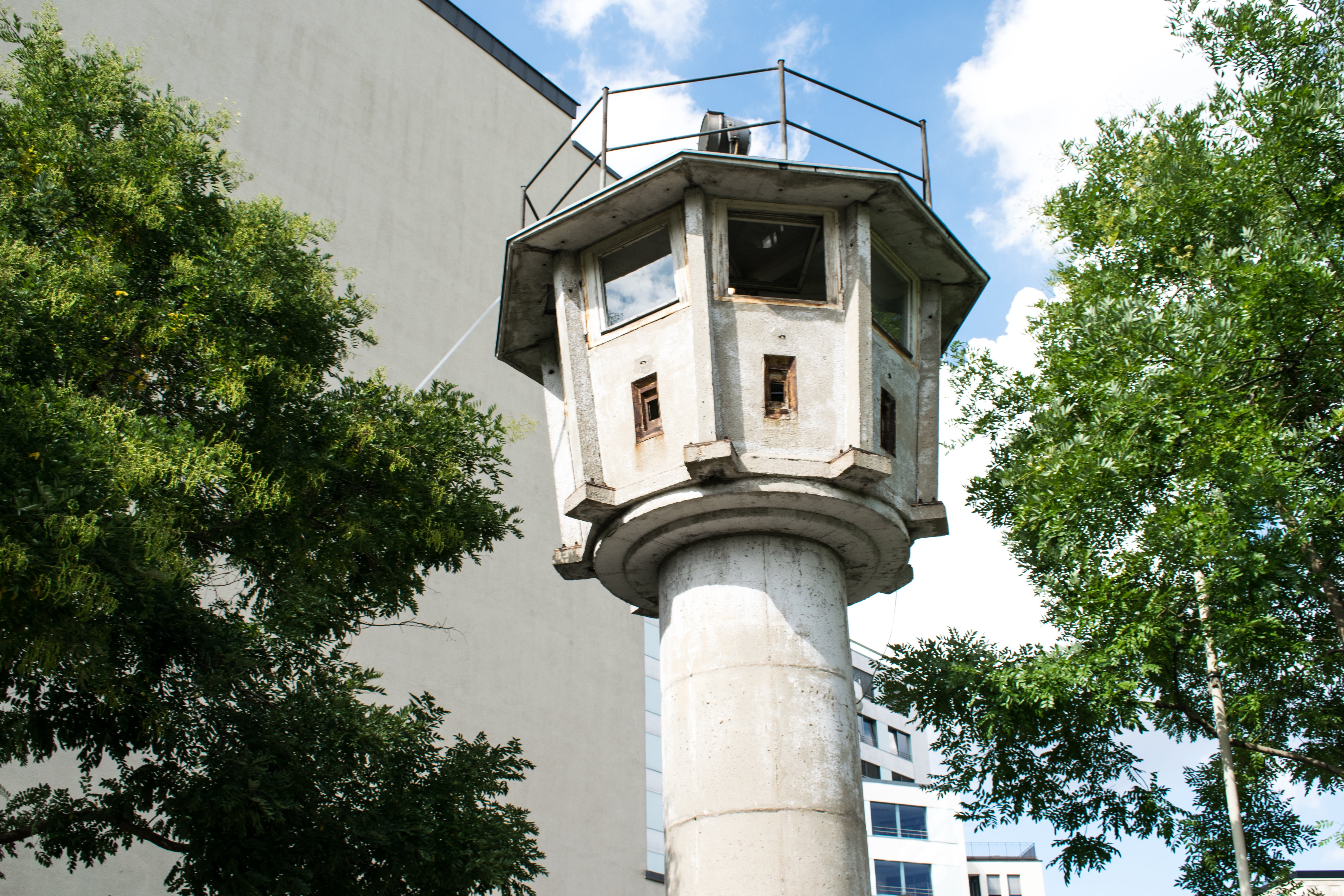 1945, low angle view, berlin, location, 5K, sunlight, architectural column, branch, buildings, city, urban, nature, holocaust memorial, old city, old building, HD Wallpaper