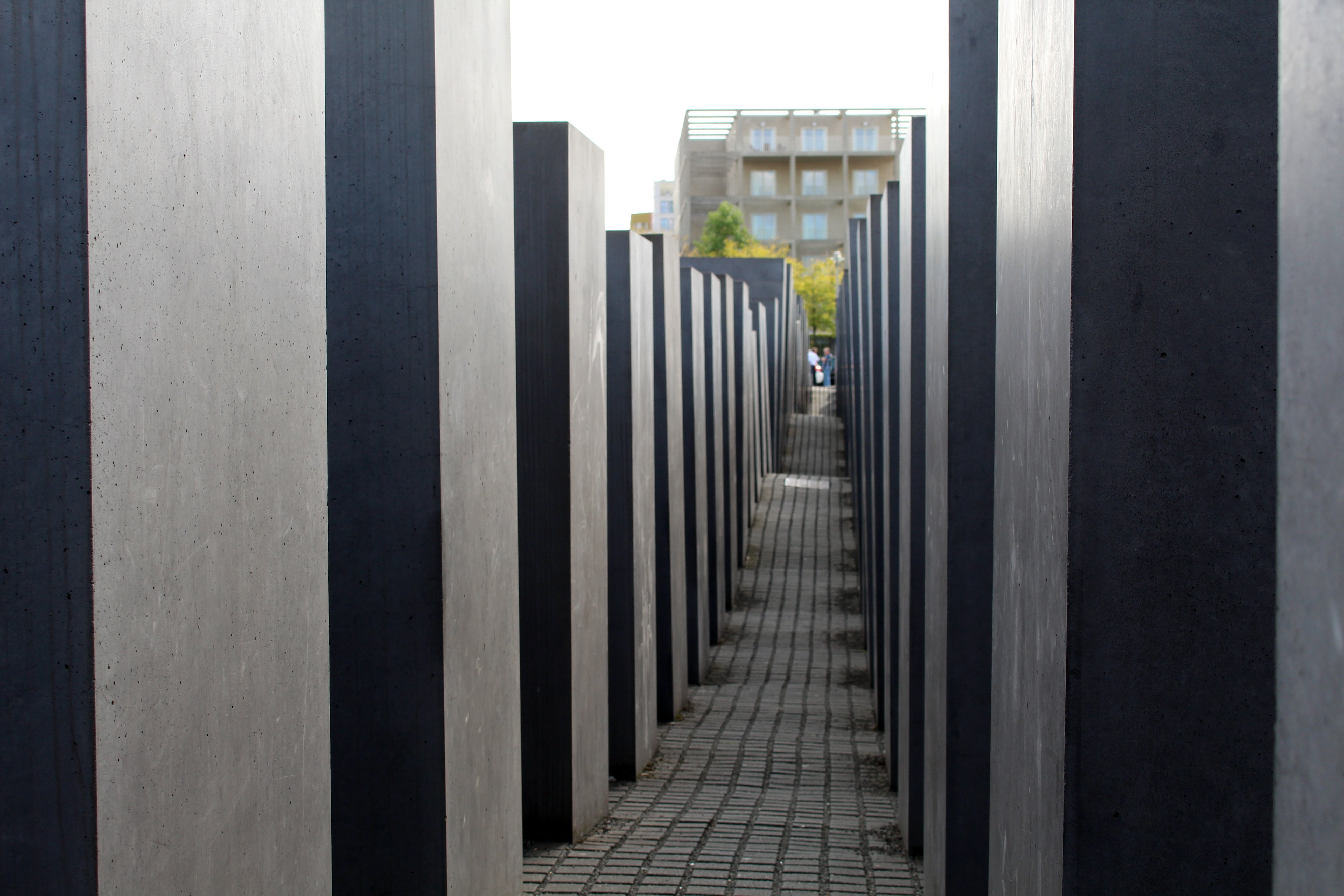 memorial, building, architecture, travel destinations, monument, commemorate, holocaust, high, sightseeing, atmosphere, 5K, city, concrete, europe, built structure, HD Wallpaper