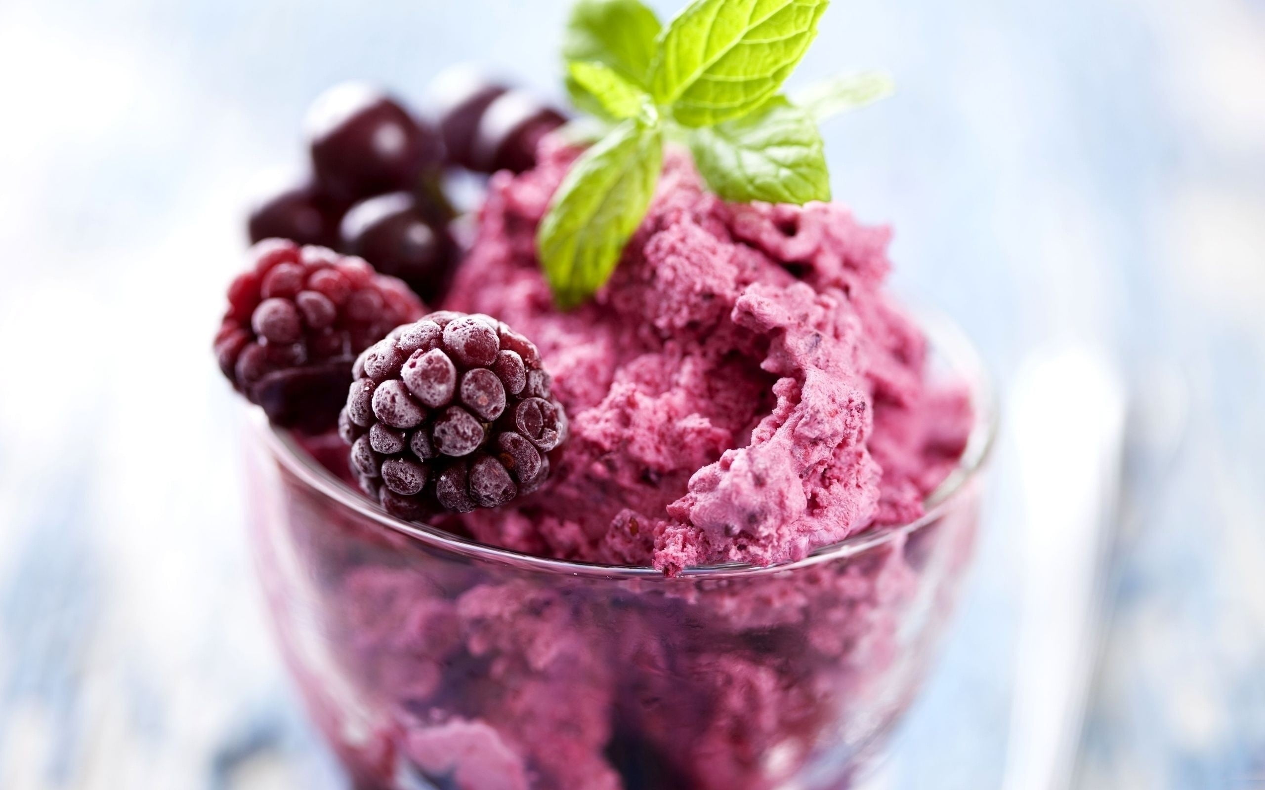 macro, blueberry, heap, ripe, fruit, 2K, mint Leaf - Culinary, bowl, ingredient, frozen food, food, herb, blackberry - Fruit, berry Fruit, no People, ice, HD Wallpaper