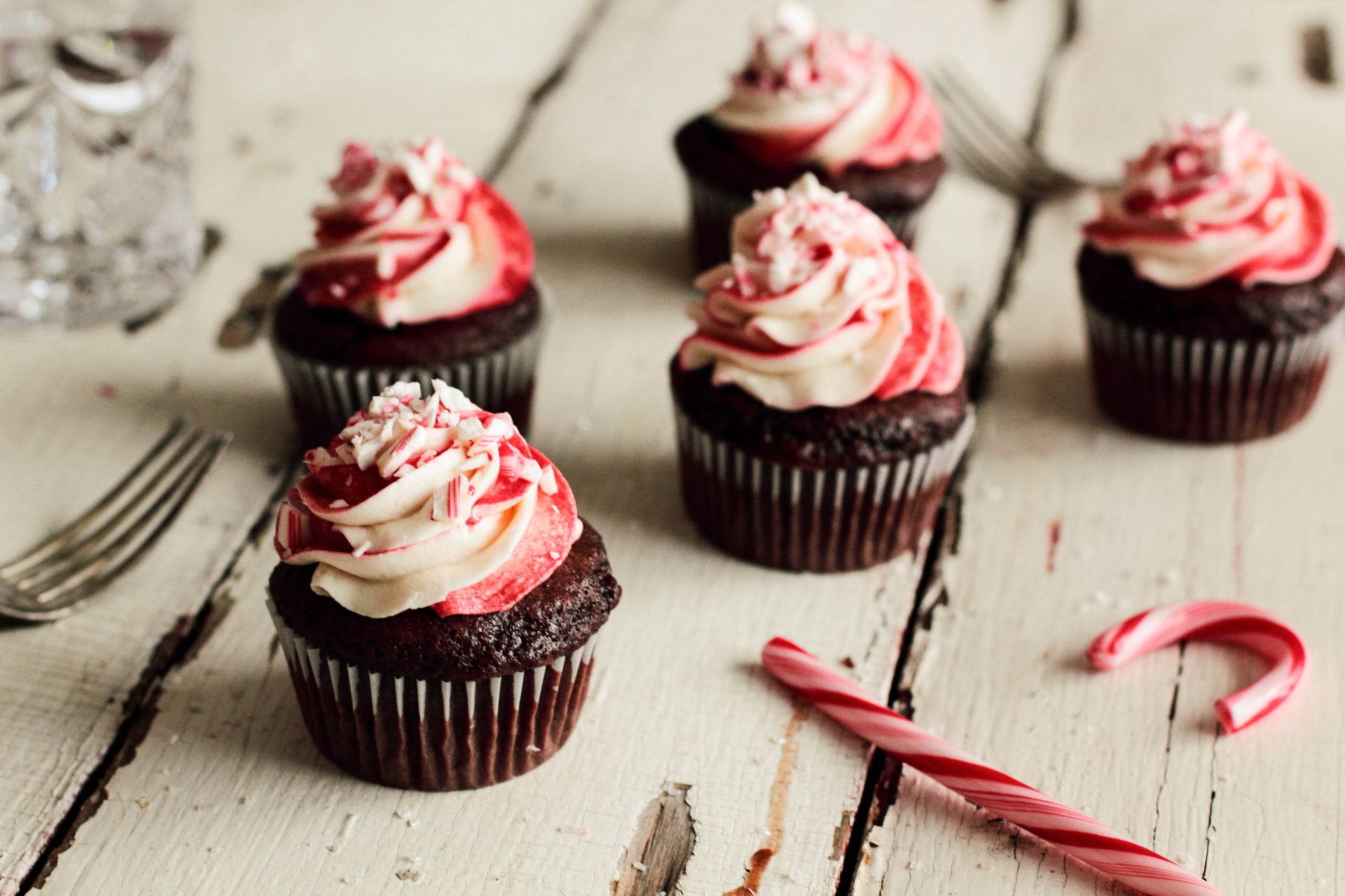 cupcakes, dessert, chocolate, 1080P, fork, Candy Cane, HD Wallpaper