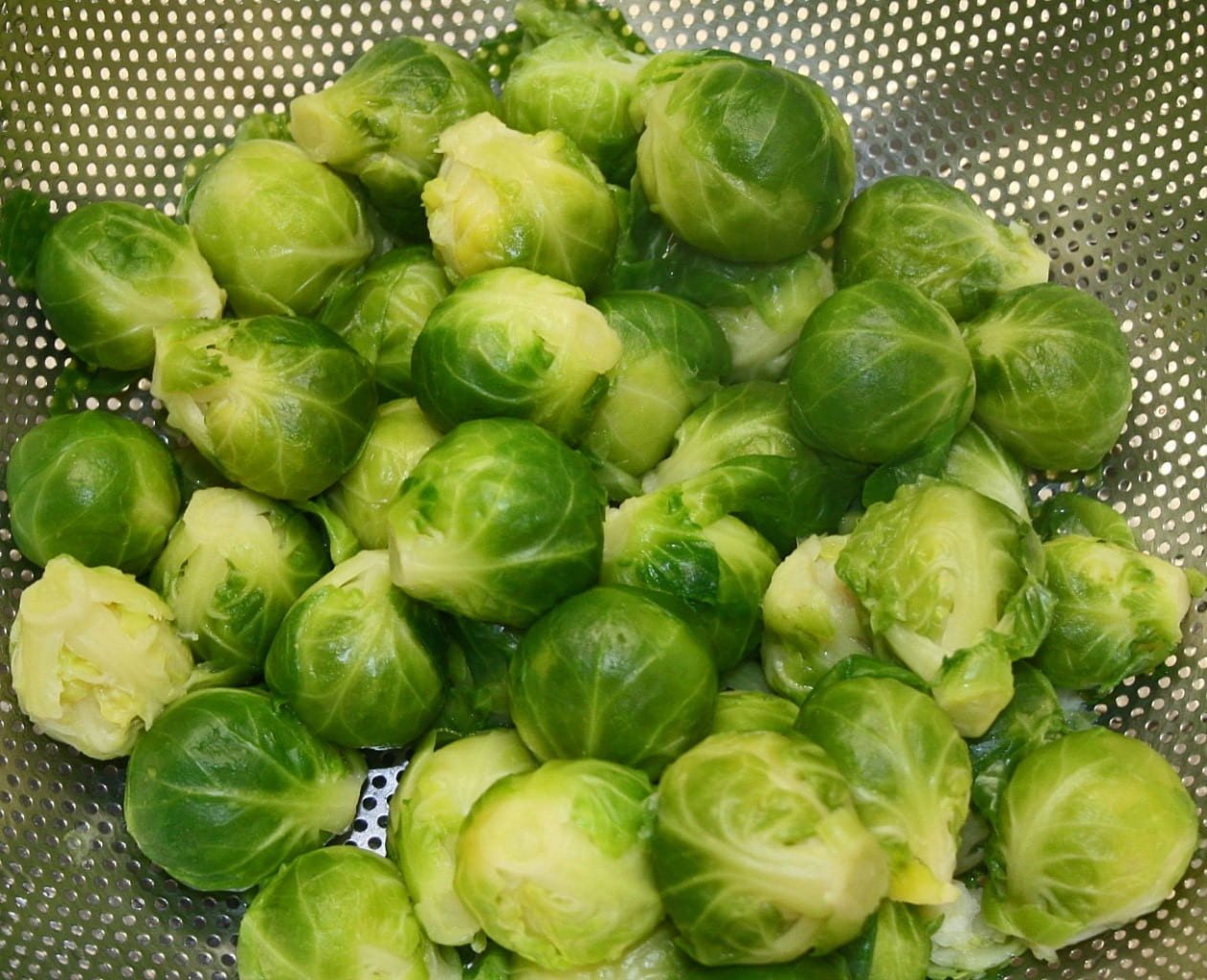 no people, green color, raw food, top, green, still life, brussels sprout, drain, abundance, grey, cabbages, vegetables, colander, eat, food and drink, HD Wallpaper