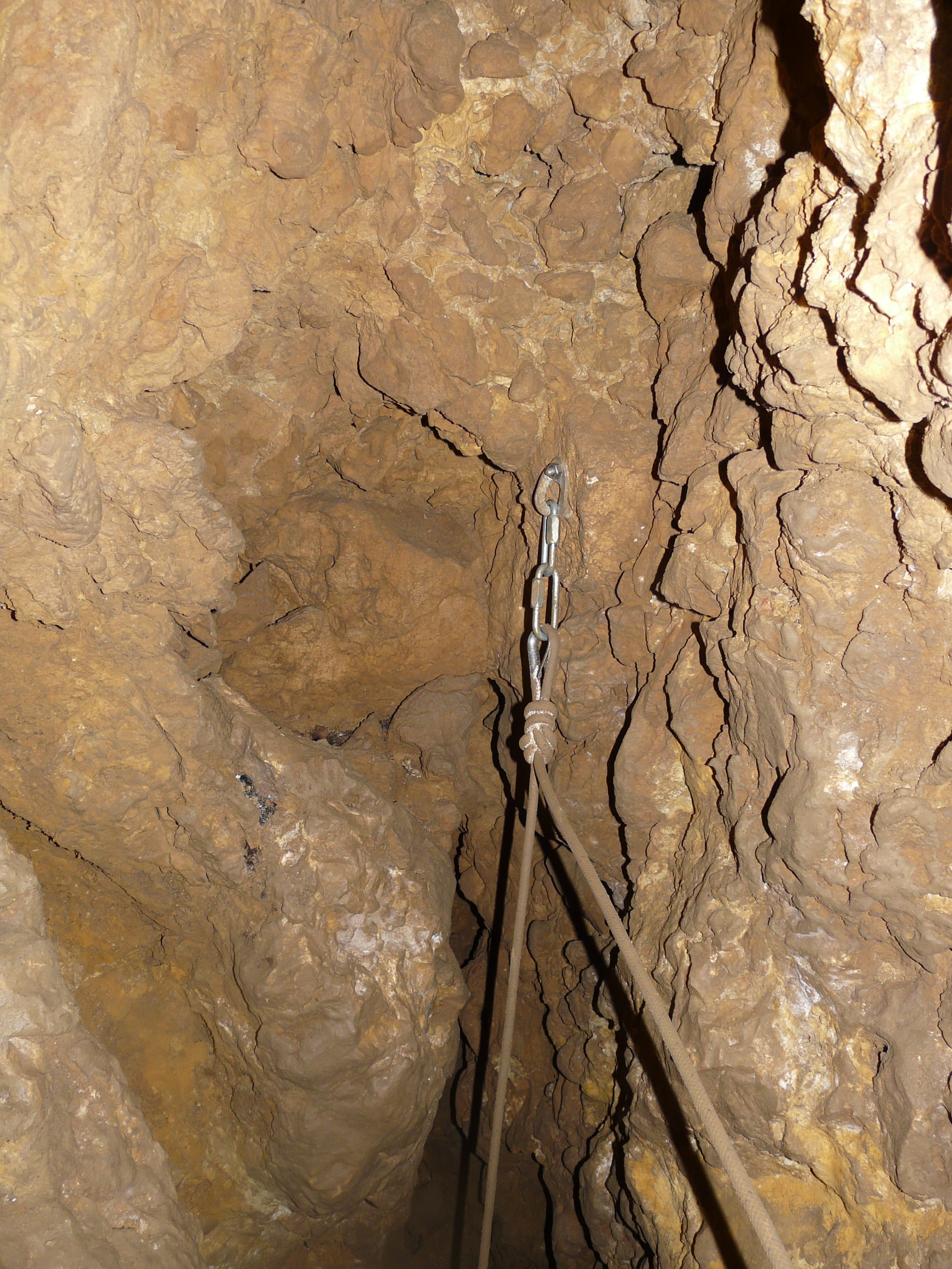 backgrounds, land, day, dangerous, full frame, tree, rock, cave, deep, slick, close-up, high angle view, Climb, Point, cracked, climbing rope, brown, Abseil, Phone HD Wallpaper