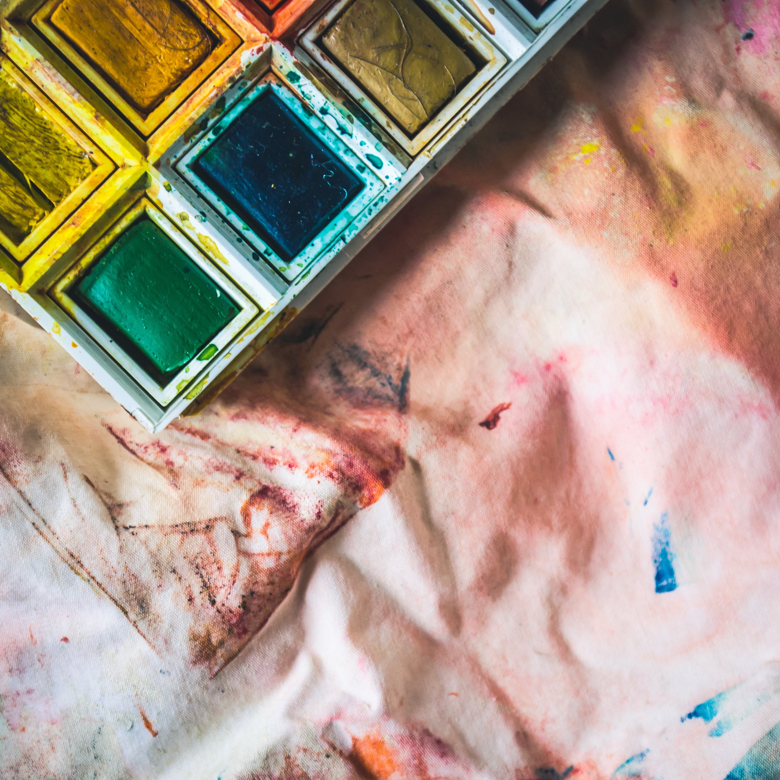 healthcare and medicine, palette, blood, fabric, indoors, close-up, watercolor, day, accidents and disasters, lying down, artistic, multi colored, green color, Phone HD Wallpaper