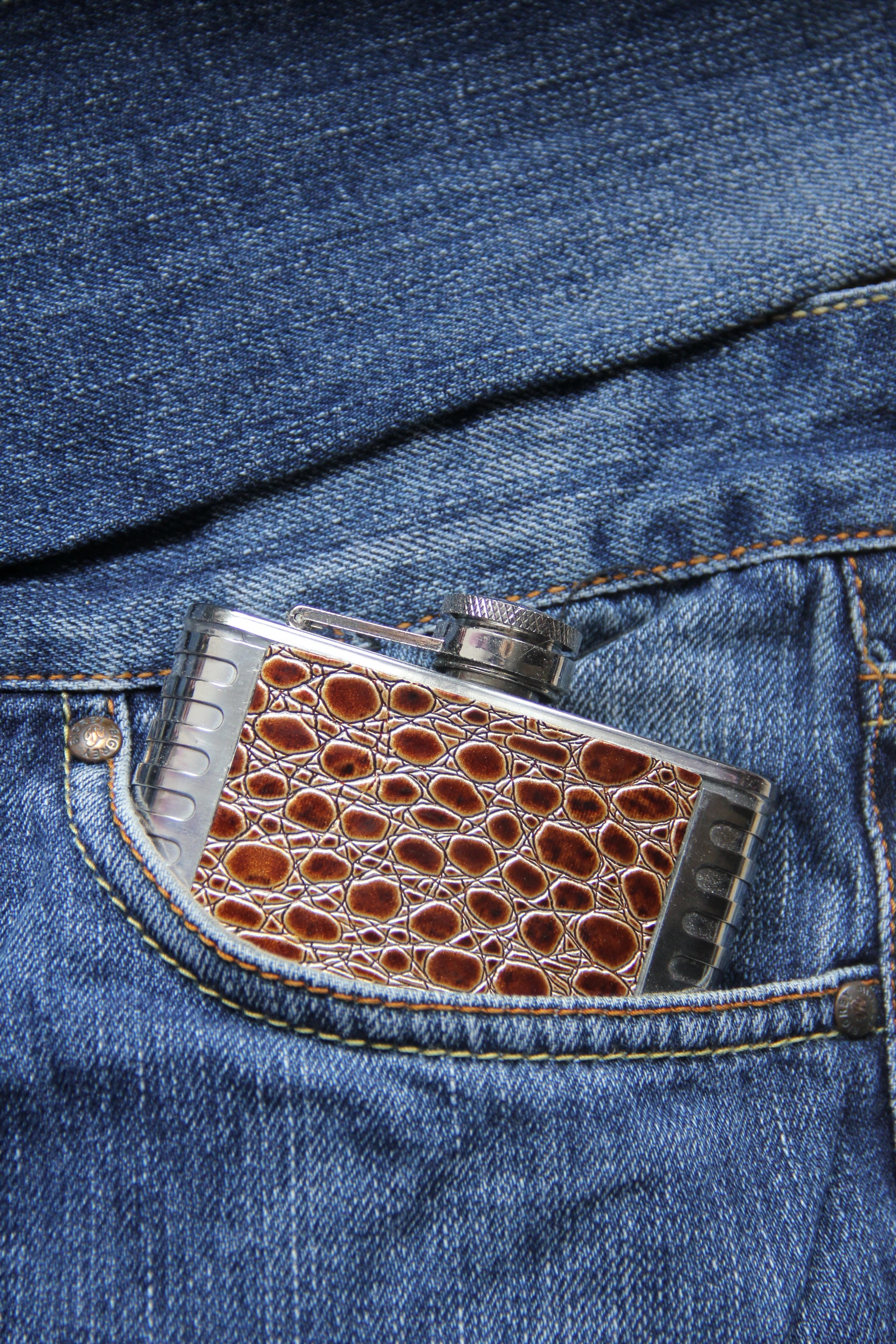 style, textile, dose, 2K, trousers, denim, technology, wiskey, alcohol, indoors, backgrounds, jeans, blue, drink, style of life, flask, still life, shape, Phone HD Wallpaper
