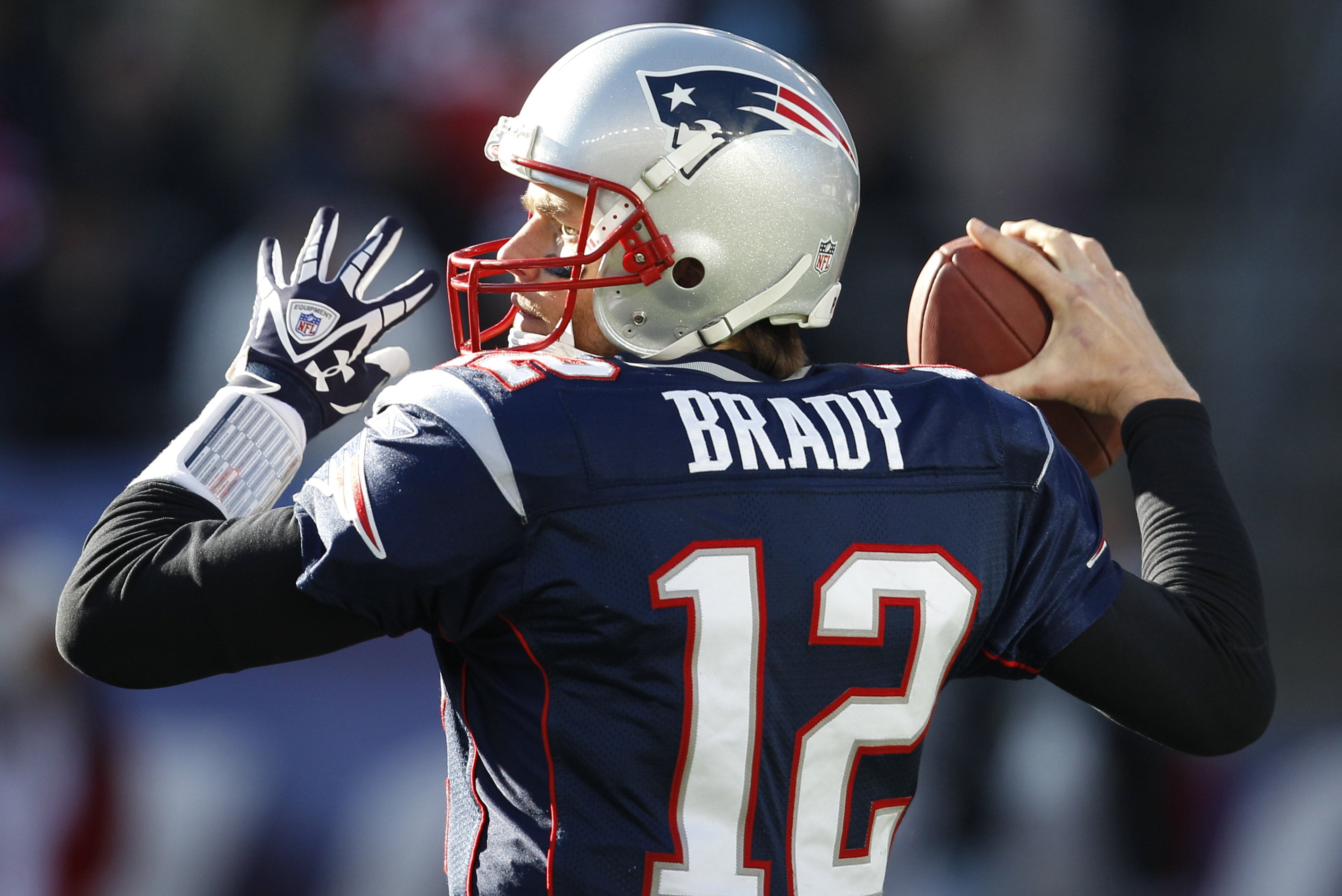 outdoors, uniform, focus on foreground, uSA, american football - ball, one Person, sports Uniform, waist up, 2K, football Field, males, tom brady, team Sport, HD Wallpaper