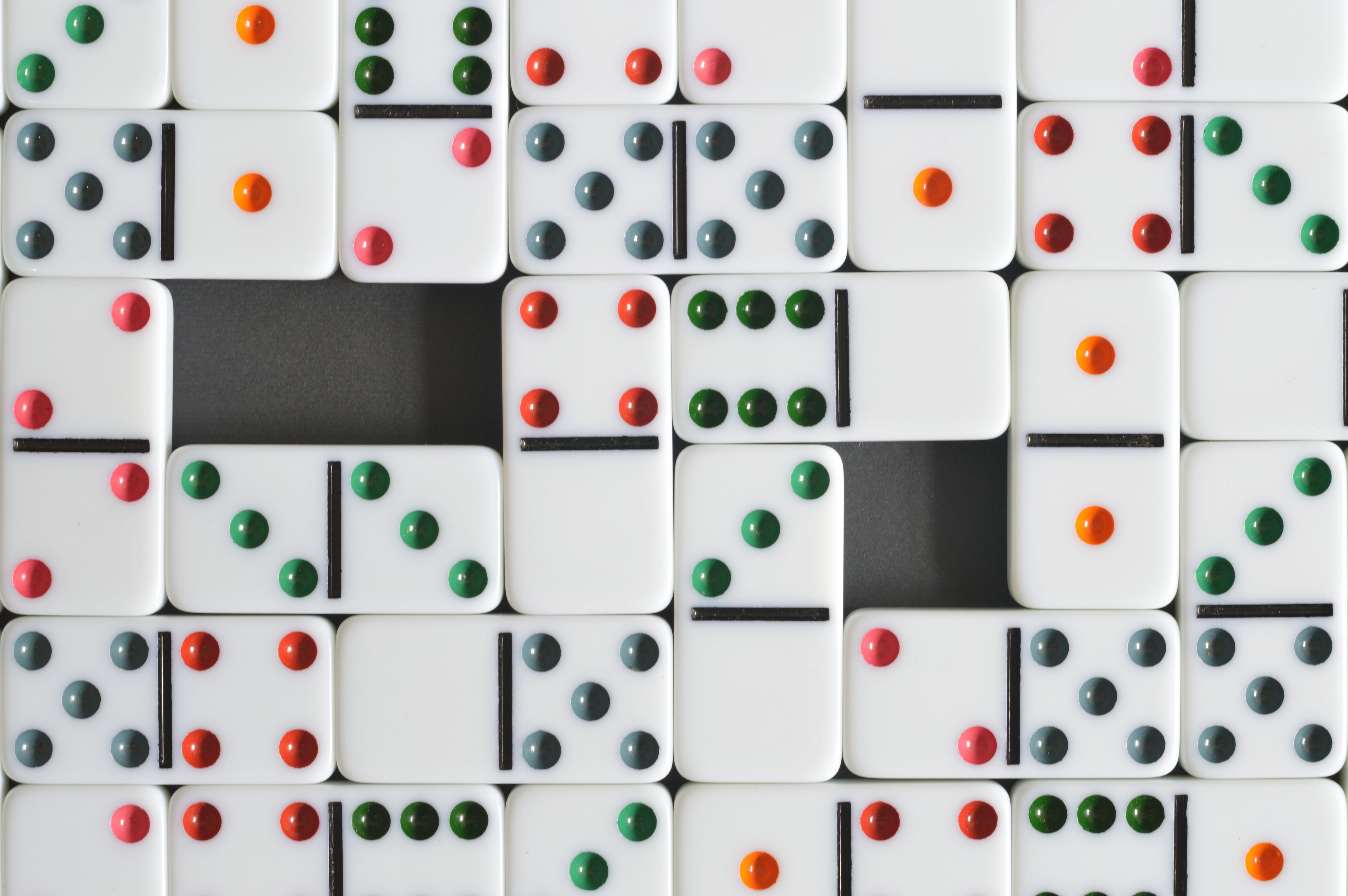 dominoes, control, group of Objects, directly above, large group of objects, winning, arrangement, close-up, dice, success, board games, multi colored, HD Wallpaper