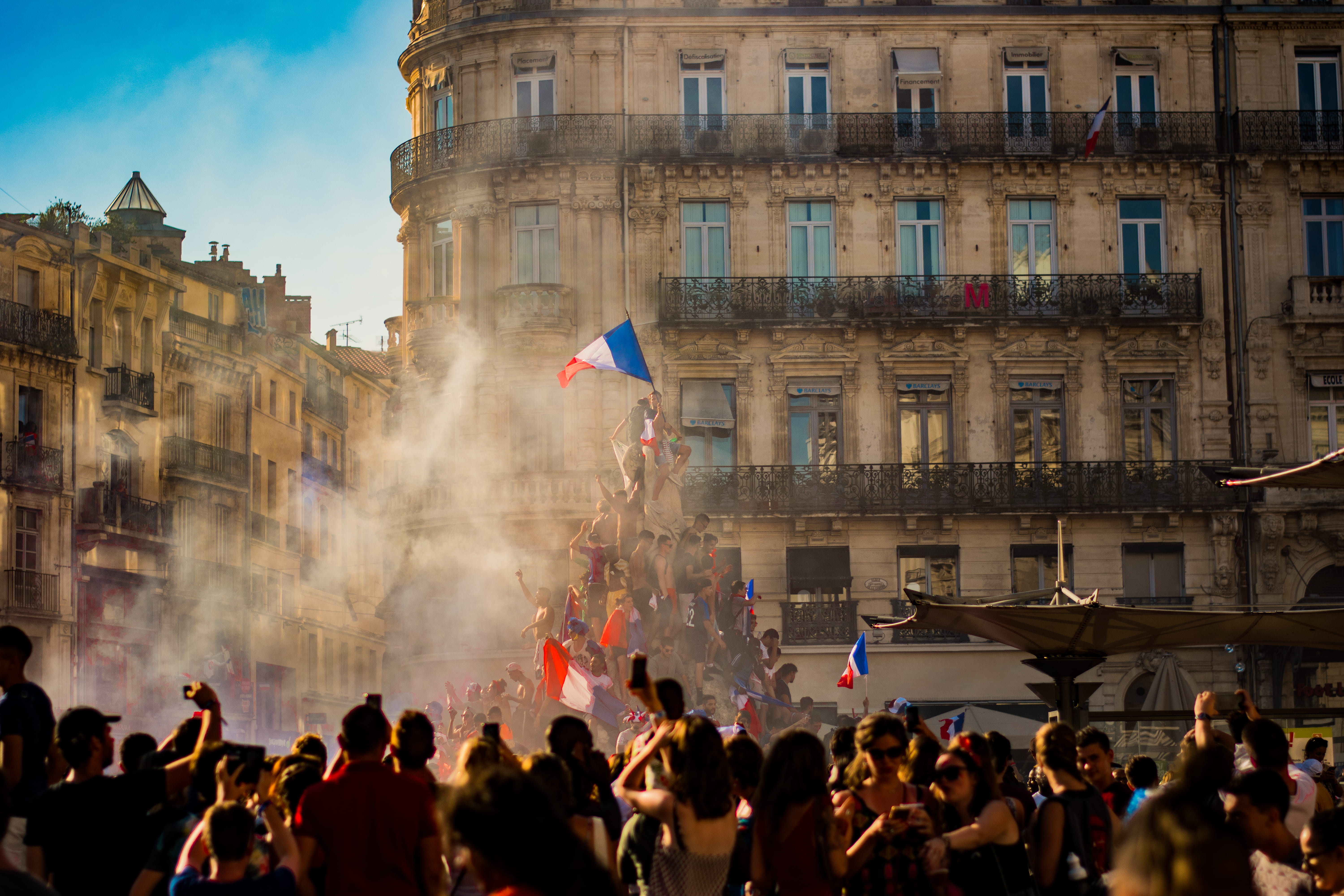 foule, city, 5K, paint, revolution, architecture, crowd, renaissance, building, french, delacroix, etoile, smoke, tourism, protest, painting, spectator, HD Wallpaper