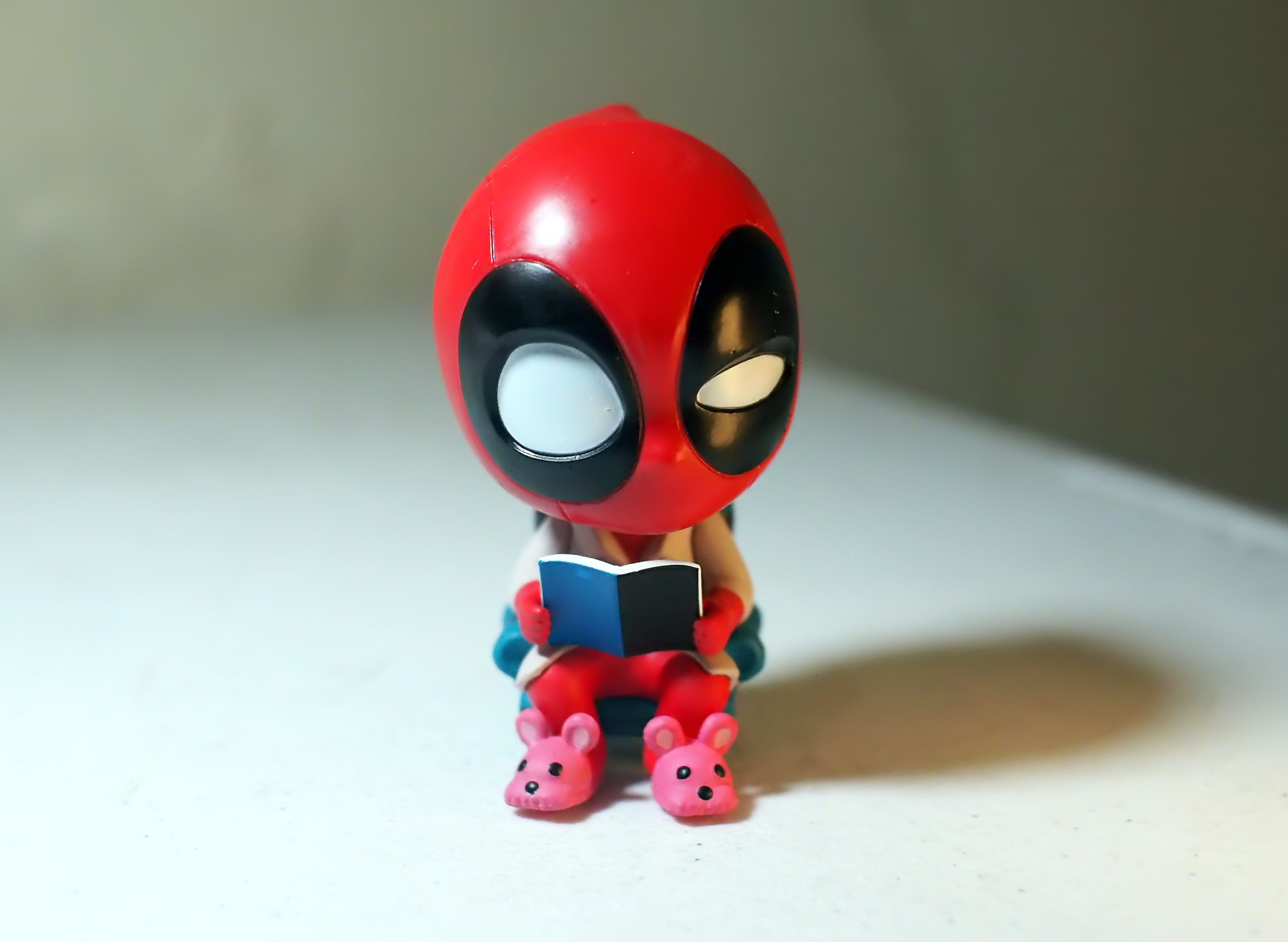 representation, marvel, shape, futuristic, cartoon, small, cute, red, 4K, film, indoors, pool, dead, television, technology, helmet, reading, comic, video, HD Wallpaper