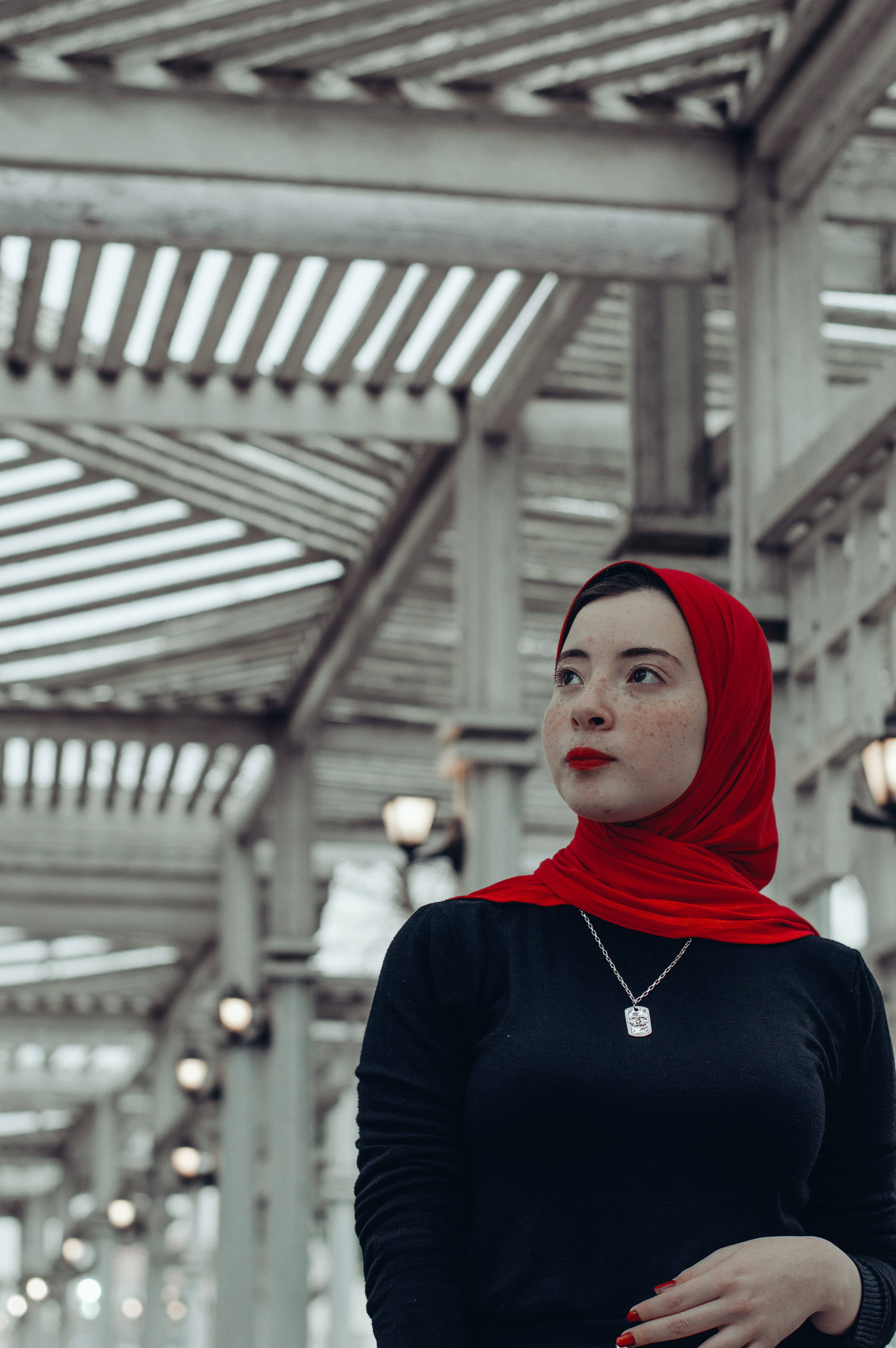 fashion, urban, city, indoors, focus, woman, lifestyles, facial expression, photoshoot, one person, young, focus on foreground, architecture, black, pose, Phone HD Wallpaper