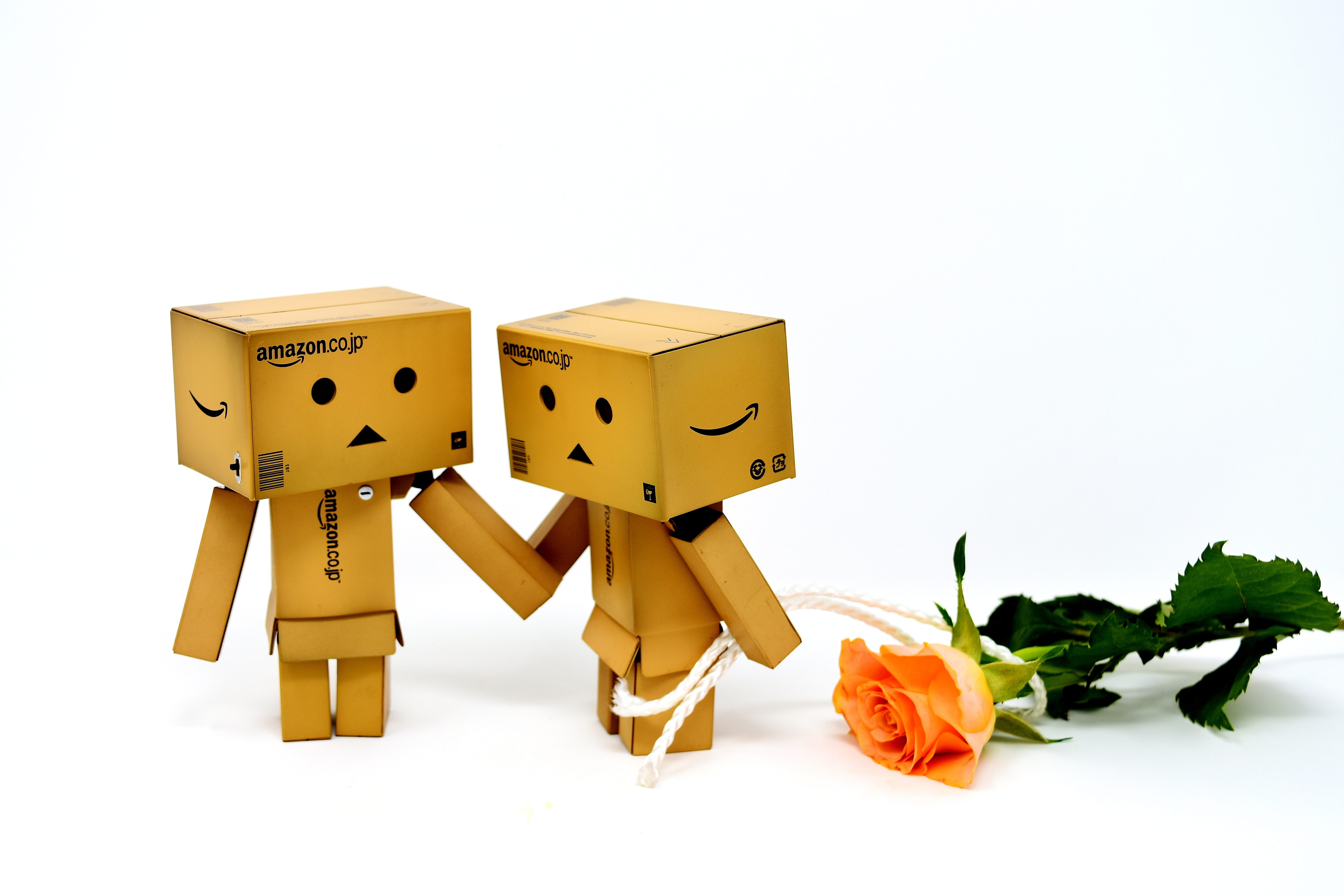 emotion, valentines day, excuse me, white background, yellow, forgive, figures, boxes, danbo, positive emotion, toy, im sorry, cut out, two, pair, cardboard, HD Wallpaper