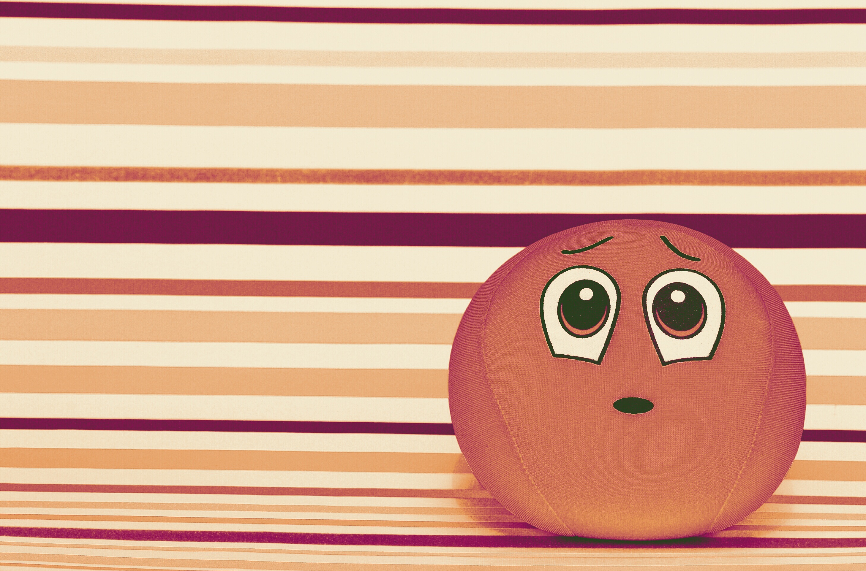 anthropomorphic, food and drink, brown, friendly, still life, representation, sweet, smiley, no people, copy space, fabric, art and craft, ball, sorry, HD Wallpaper