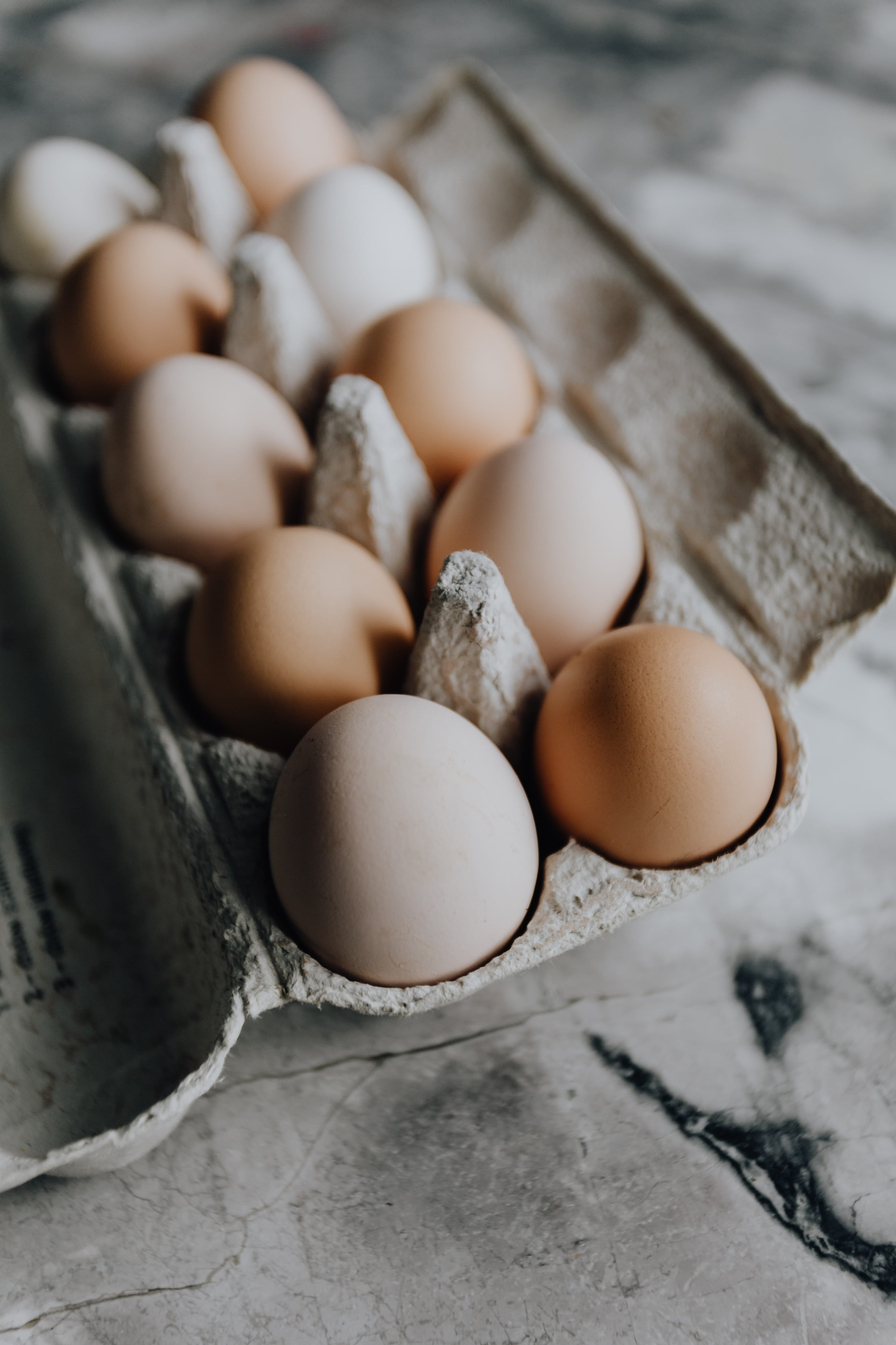vulnerability, fragility, above, food and drink, container, egg carton, food, tray, close-up, no people, still life, wellbeing, brown, ingredient, large group of objects, Phone HD Wallpaper
