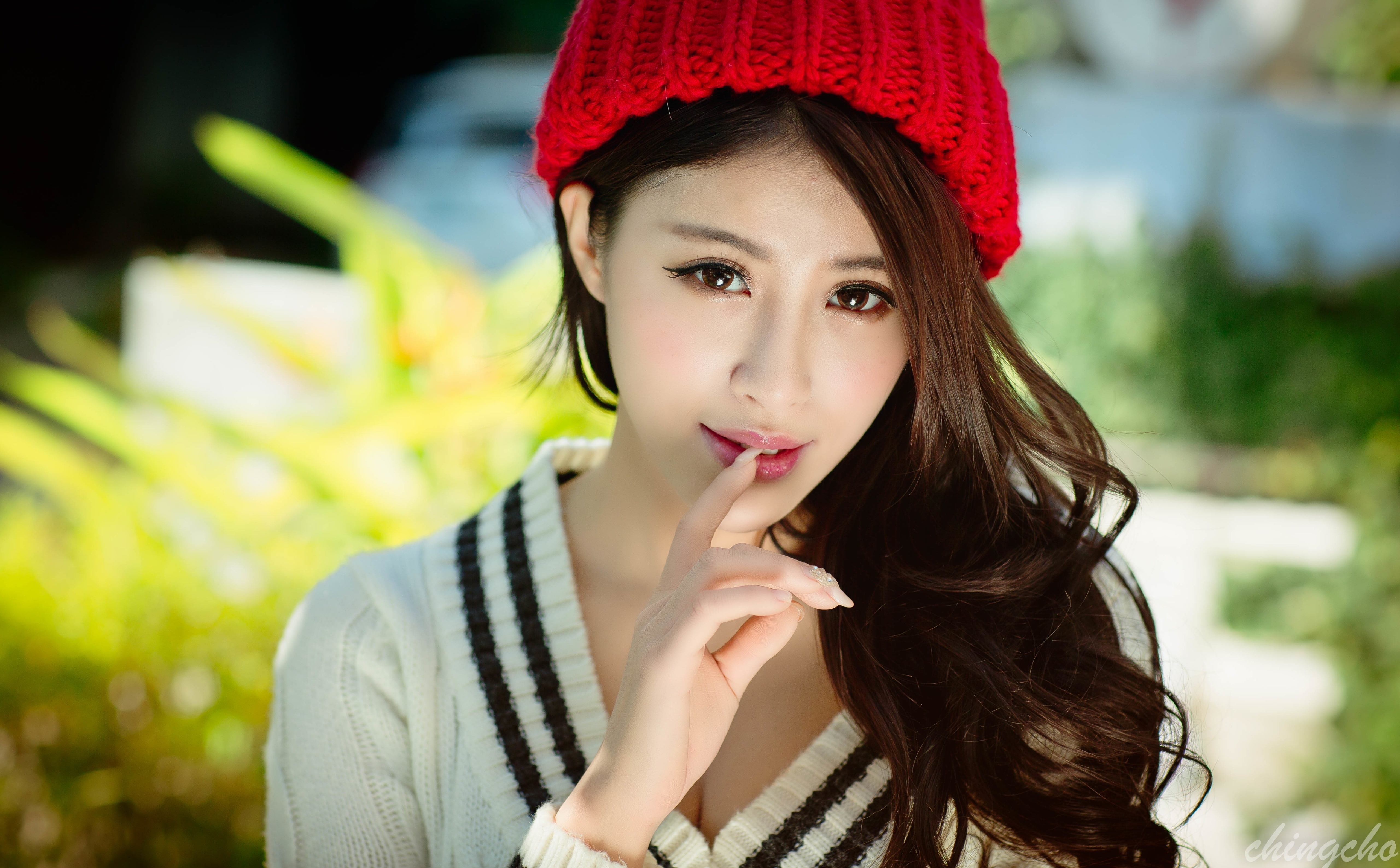 Girls, leisure activity, looking at camera, 5K, hair, women, hat, long hair, longhair, WinterHat, young women, outdoors, beautiful woman, People, real people, HD Wallpaper