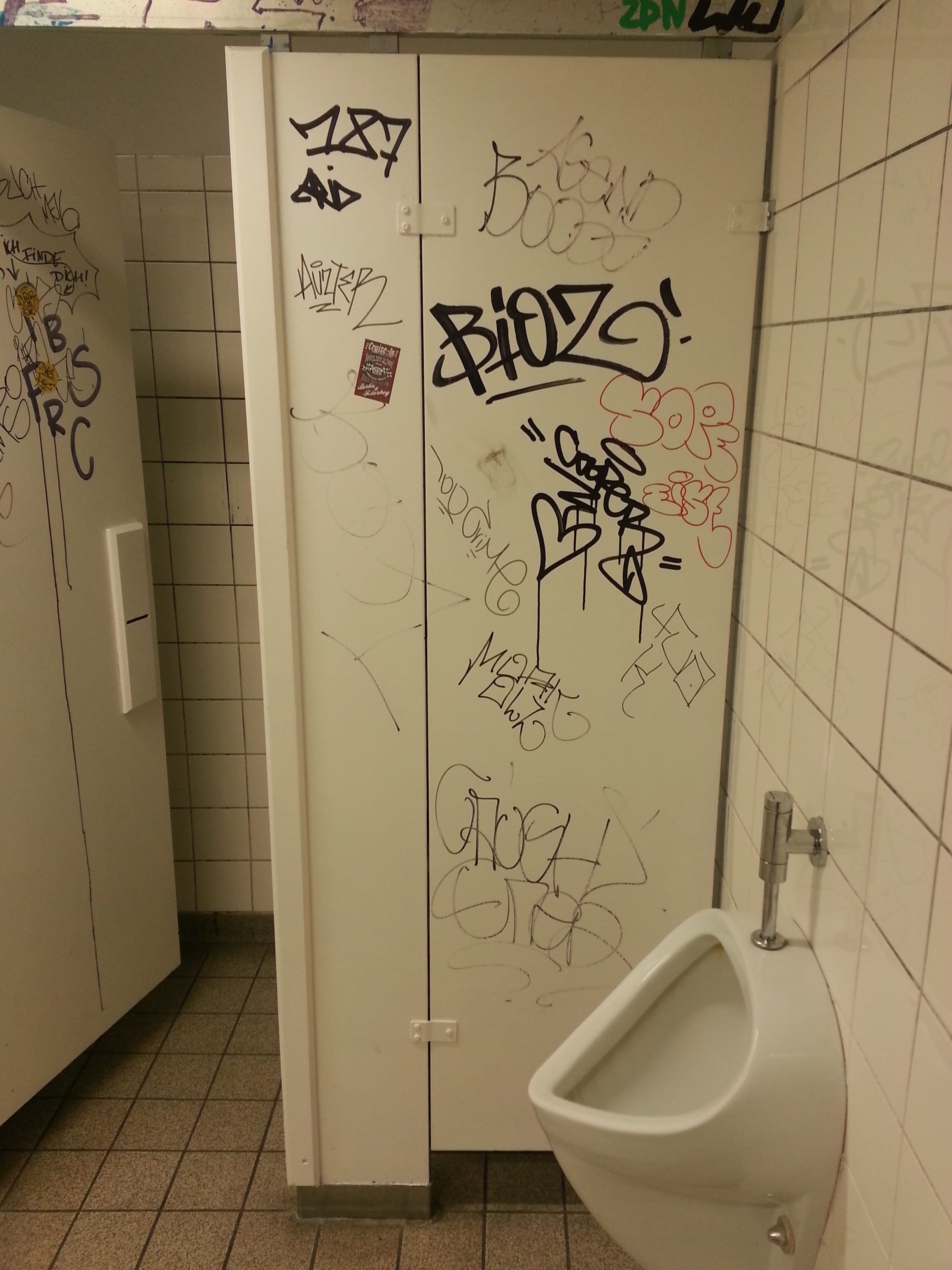 door, no people, tile, Wc, hygiene, MenS, Bad, flooring, graffiti, public, communication, School, creativity, school toilet, wall - building feature, message, Phone HD Wallpaper