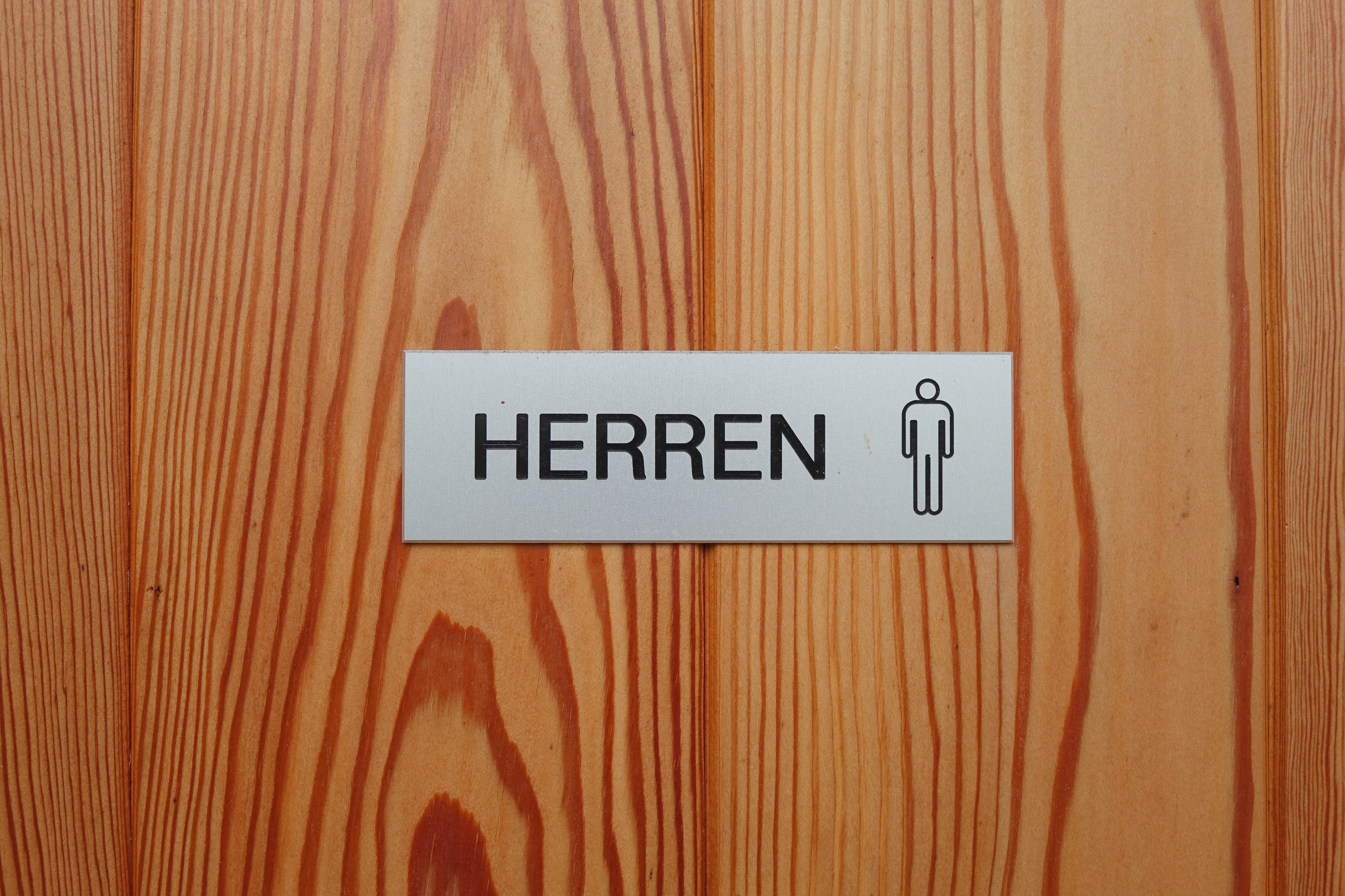 5K, pattern, wood - Material, wooden door, toilet, public, shield, communication, wood grain, wc, message, door, no people, mens, full frame, close-up, HD Wallpaper