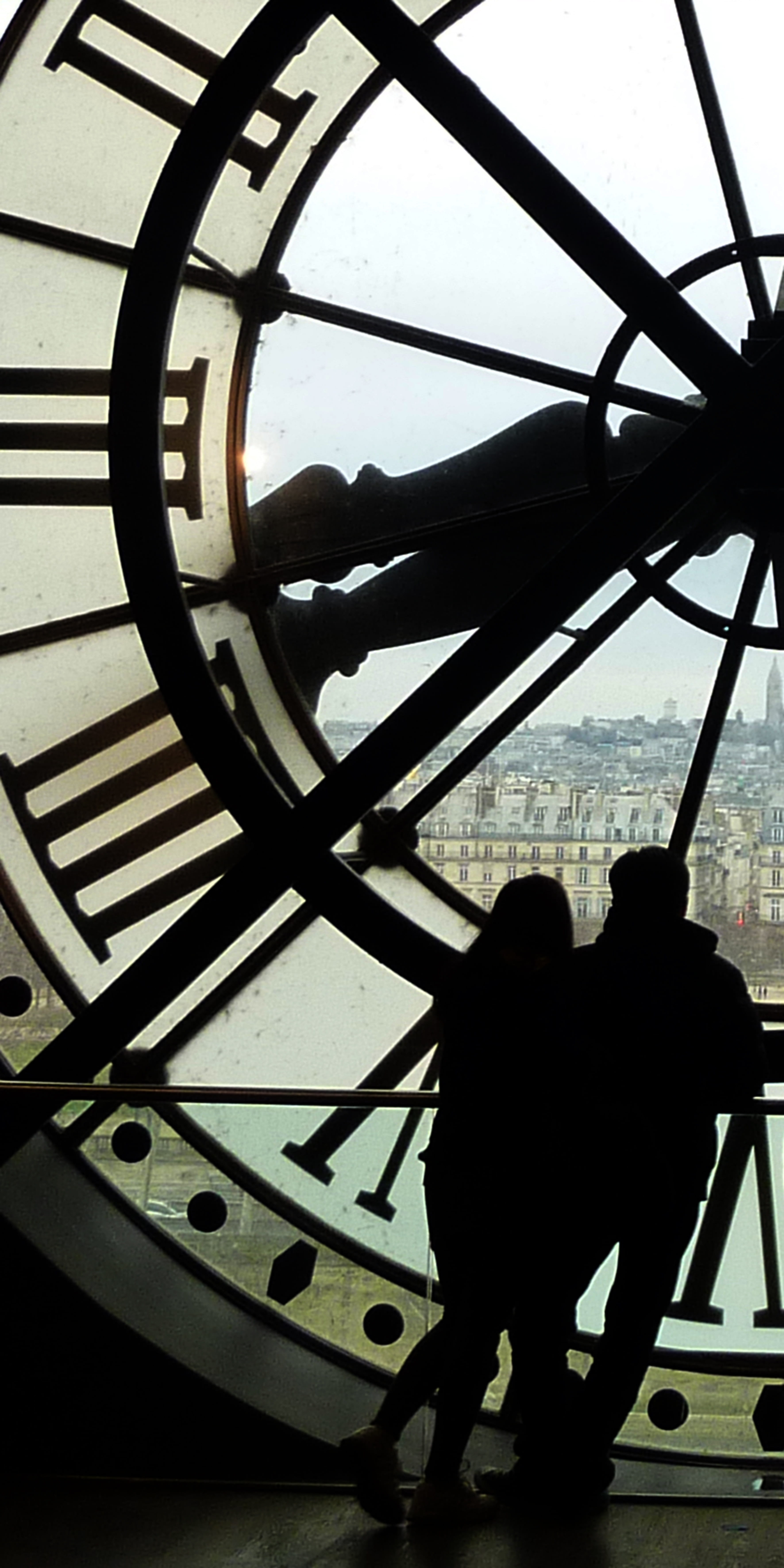 adult, back, architecture, two people, station clock, museum of fine arts, wheel, sky, lifestyles, full length, women, standing, shadow play, nature, paris, Phone HD Wallpaper