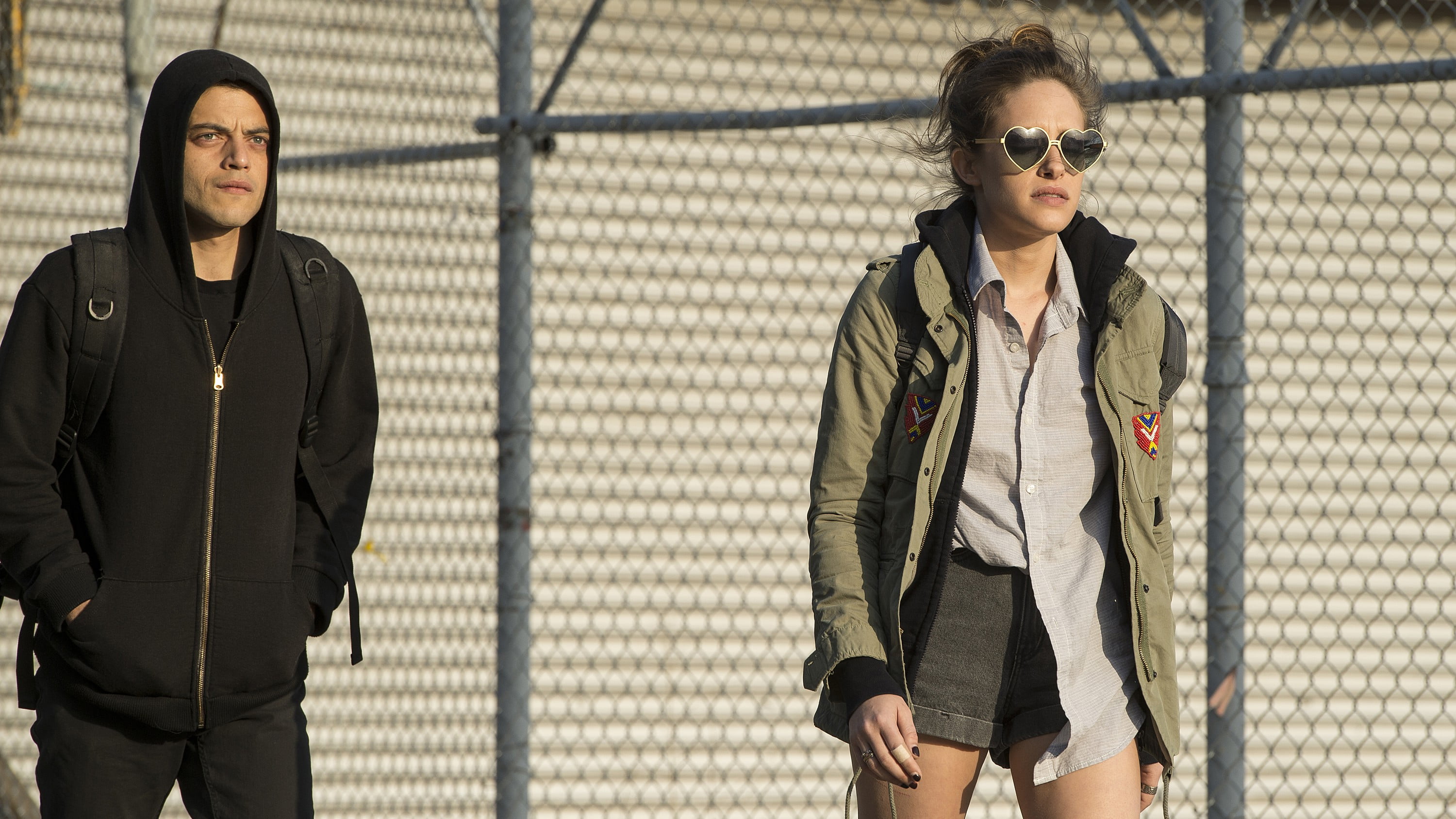 clothing, tv shows, young women, 2K, women, front view, people, sunglasses, togetherness, lifestyles, young adult, celebrities, standing, mr robot, carly chaikin, HD Wallpaper