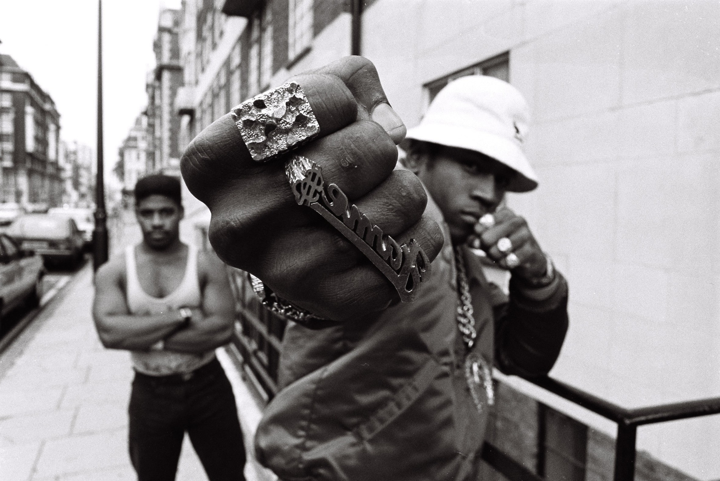 real people, people, day, three quarter length, clothing, city life, mid adult, standing, group of people, ll cool j hip hop rap new york city, men, street, HD Wallpaper