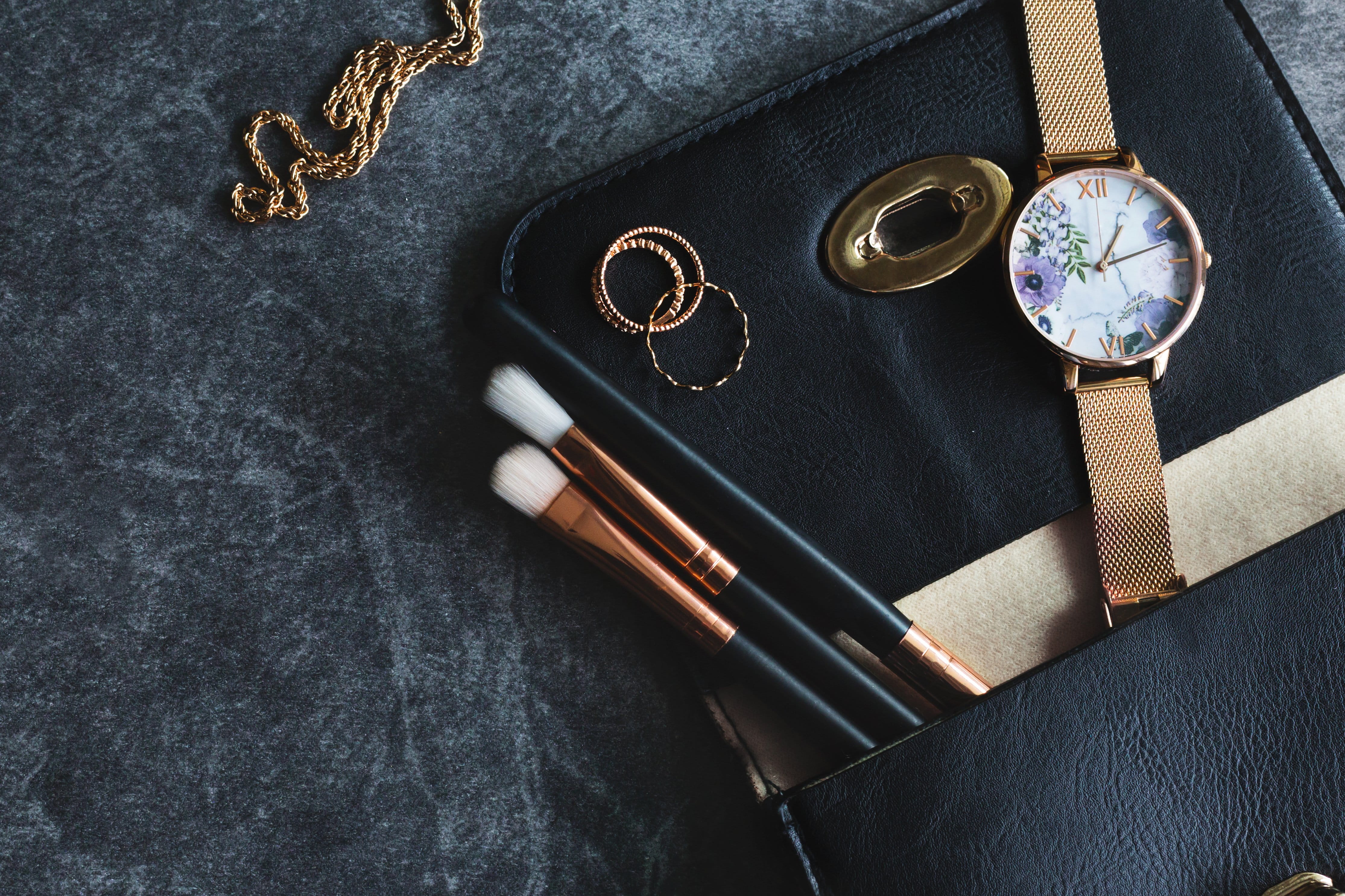 photo, close-up, time, Beauty, Makeup, personal accessory, antique, Flatlay, instrument of time, clock face, high angle view, 4K, creativity, directly above, HD Wallpaper