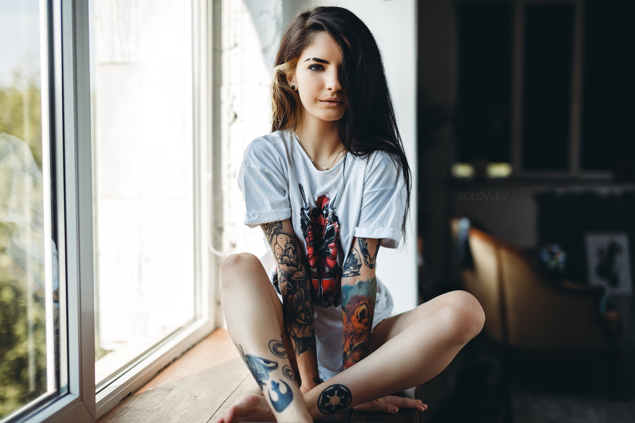 sitting, women, tattoo, Artem SolovЬev, 2K, HD Wallpaper