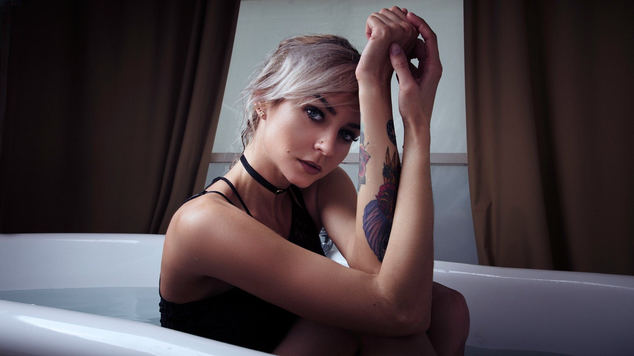 lifestyles, hair, beauty, headshot, indoors, black clothing, blue eyes, one person, taking a bath, 1080P, smoky eyes, wet clothing, Artem Suchilin, dyed hair, HD Wallpaper
