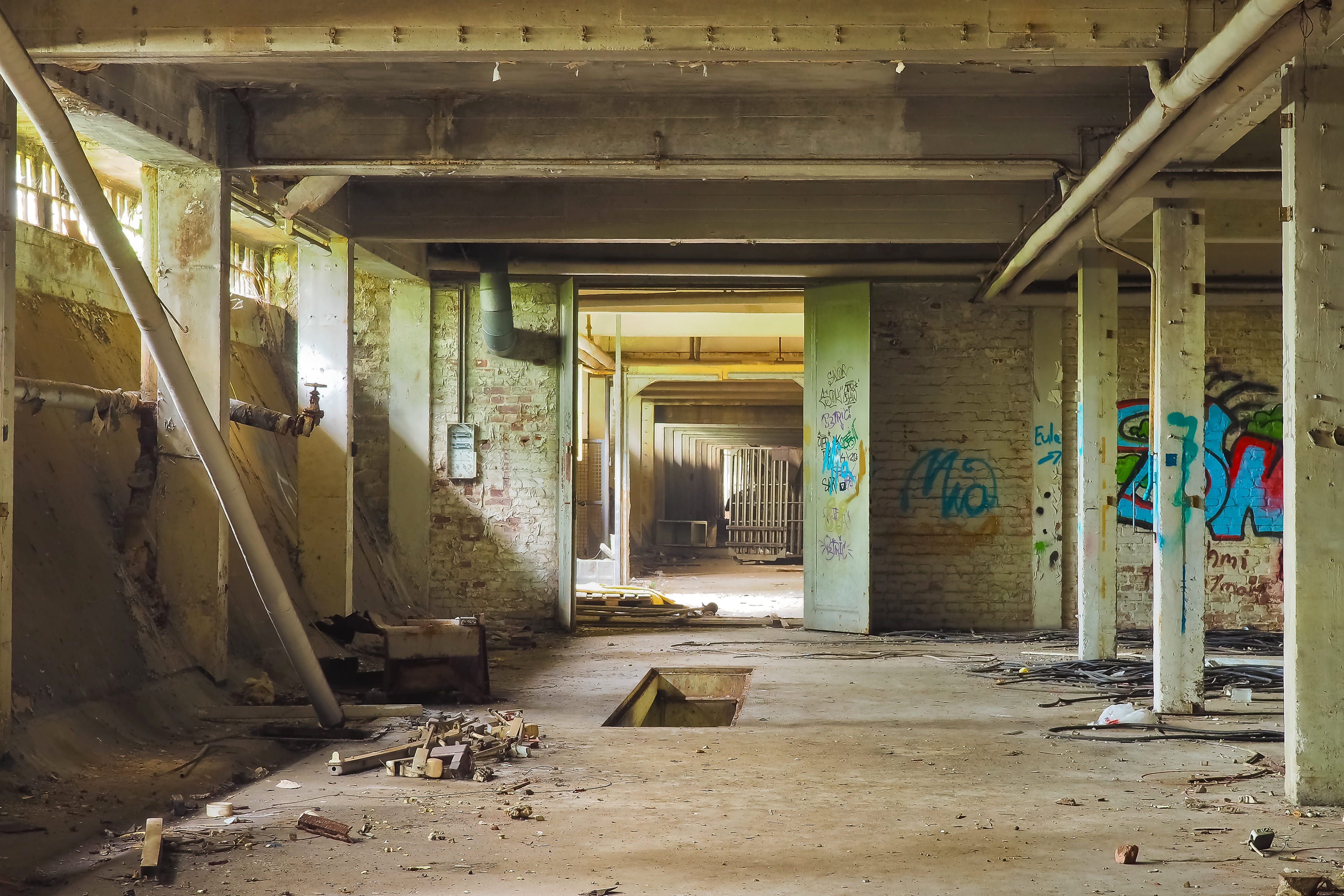 gloomy, train hall, lapsed, no people, transience, house, train, mystical, vault, deserted, neglected, ruined, architectural column, old factory hall, dirt, HD Wallpaper