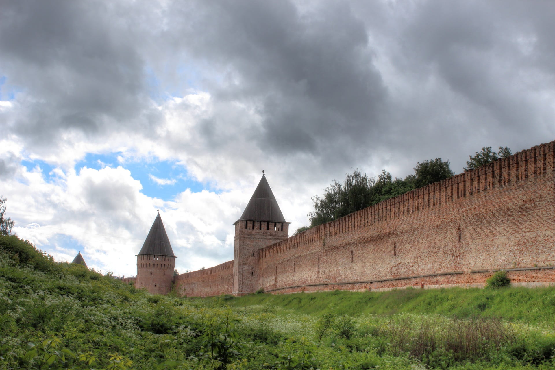 outdoors, spire, fortress, building, smolensk, the kremlin, tower, cloud, travel destinations, old, religion, storm, built structure, sky, place of worship, HD Wallpaper