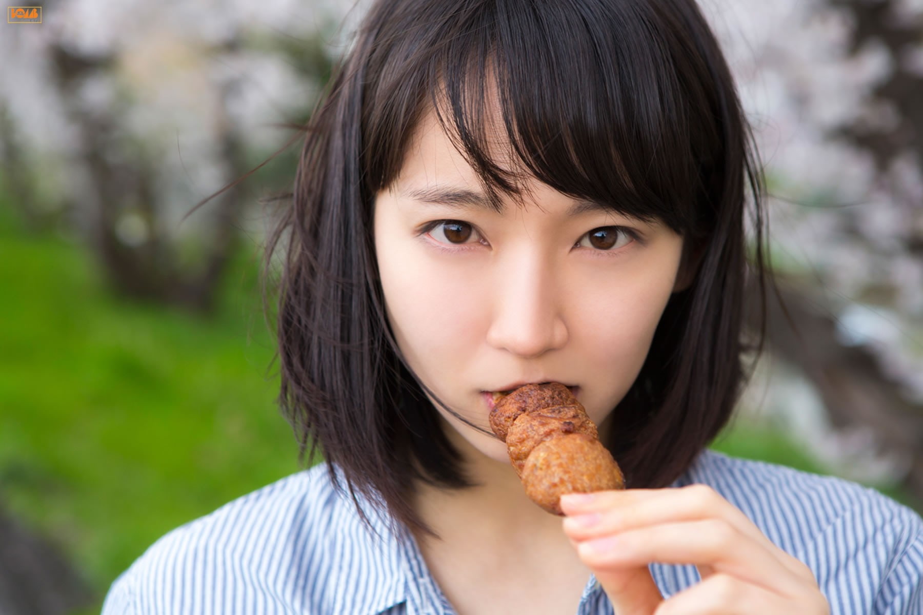 short hair, innocence, headshot, body part, one person, hair, brown hair, casual clothing, brown eyes, childhood, black hair, brunette, portrait, food and drink, HD Wallpaper