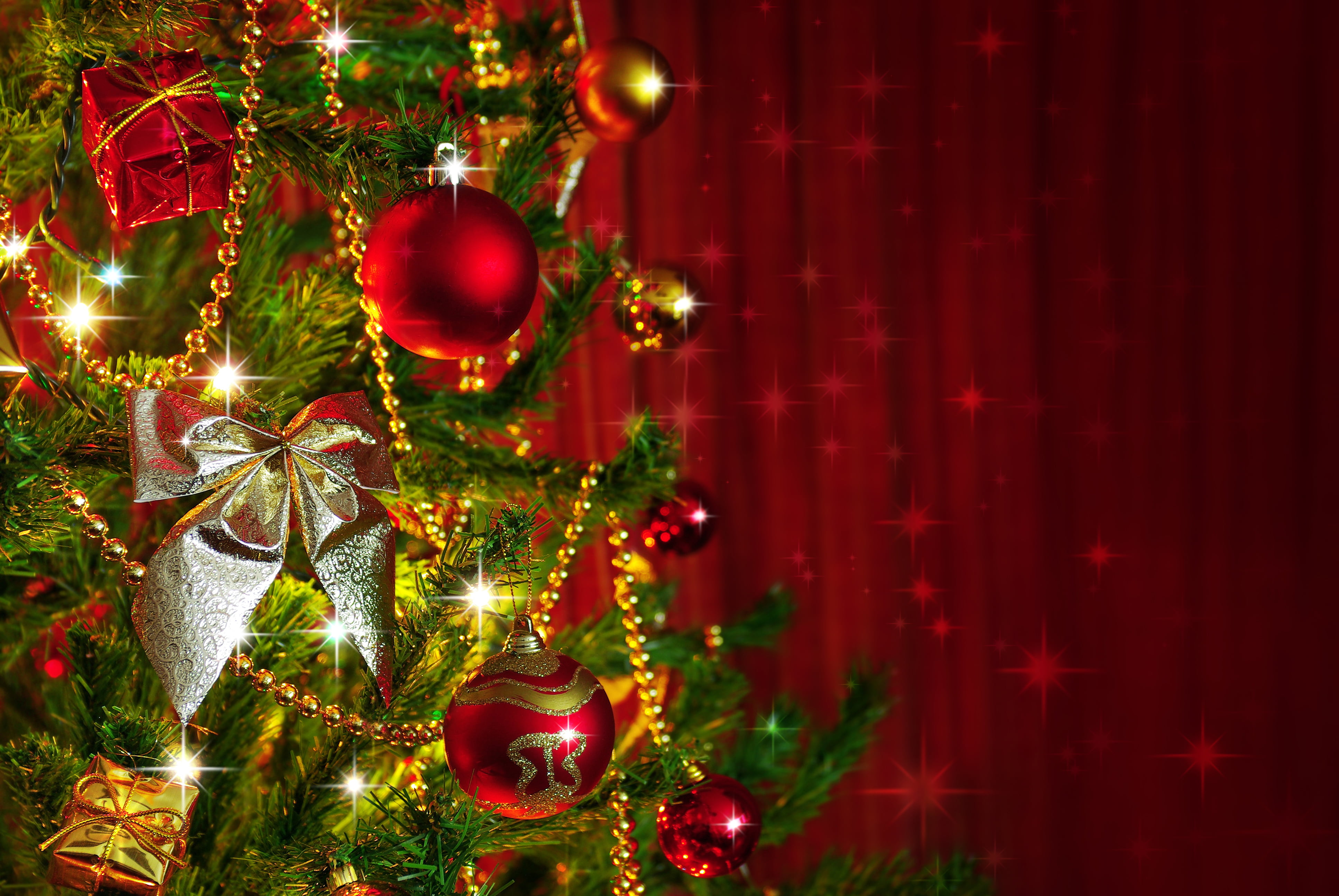 year, decoration, 4K, belief, christmas Tree, decor, humor, red, winter, hanging, christmas Decoration, religion, Christmas, balls, shiny, cultures, gift, HD Wallpaper