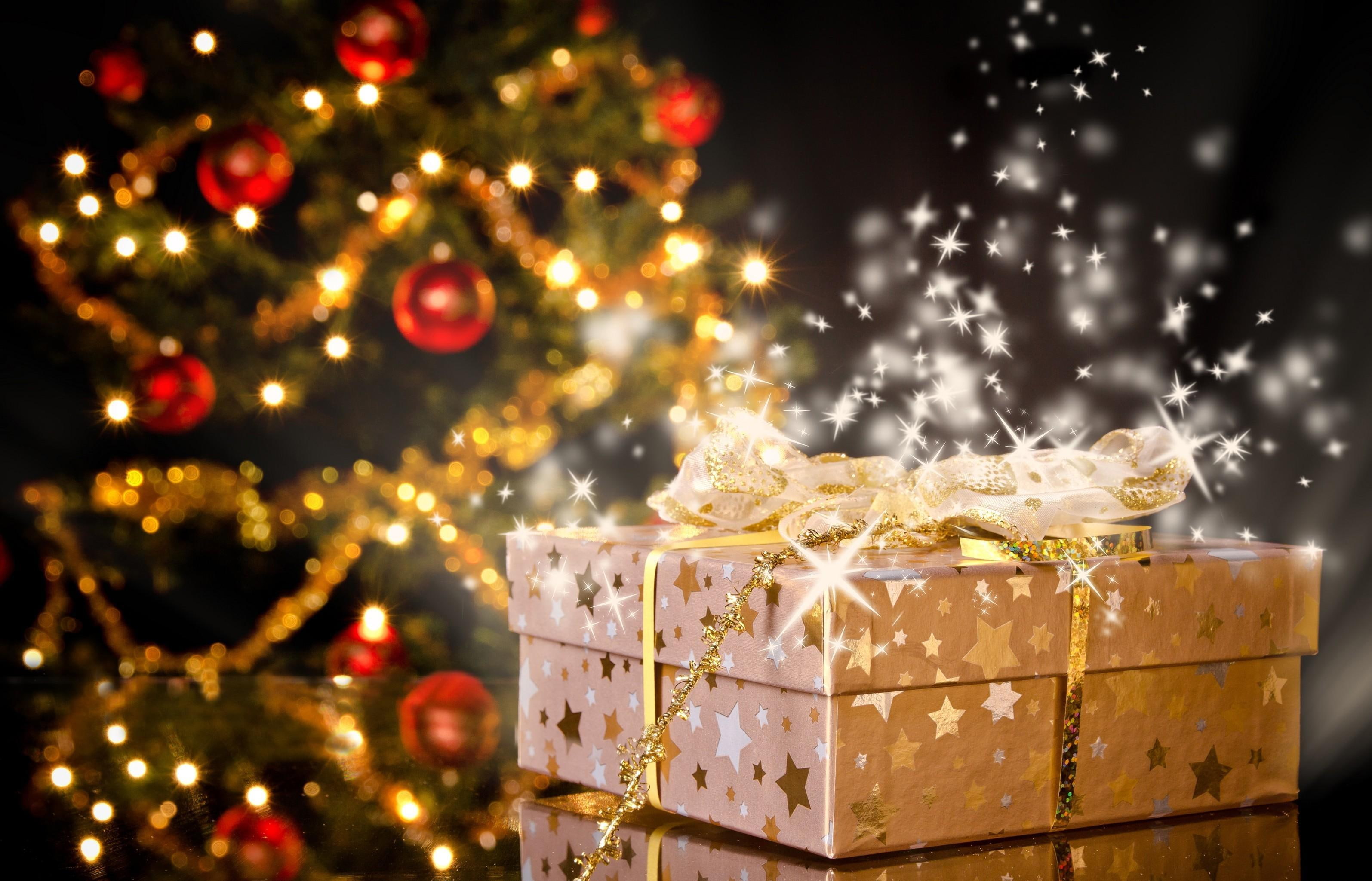 gifts, 2K, year, christmas, tree, stars, new, toys, new year, spirits, HD Wallpaper