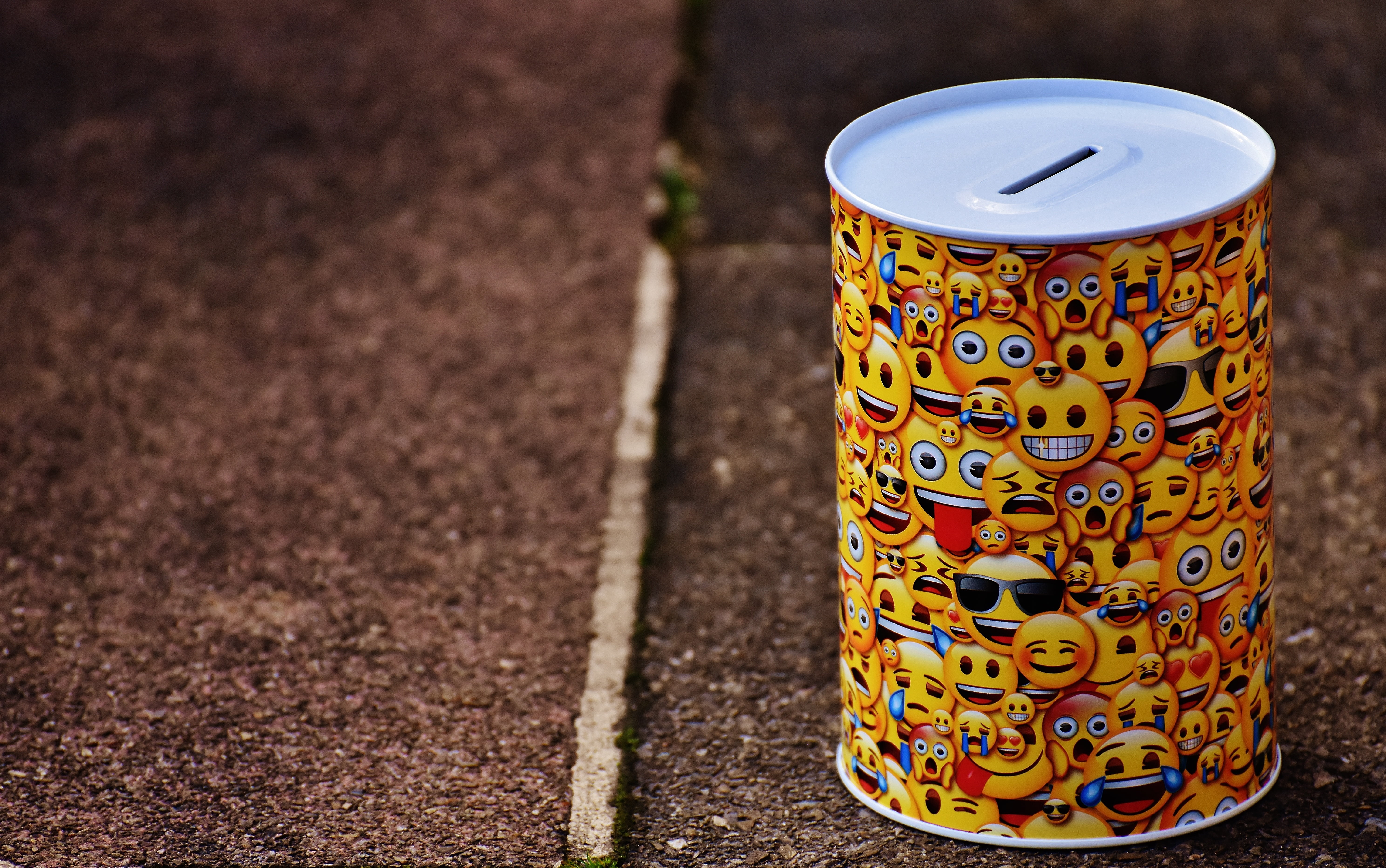piggy bank, yellow, good mood, container, emoticon, cheeky, floral pattern, emoji, refreshment, all, drink, food, face, feeling, emotions, joy, copy space, HD Wallpaper