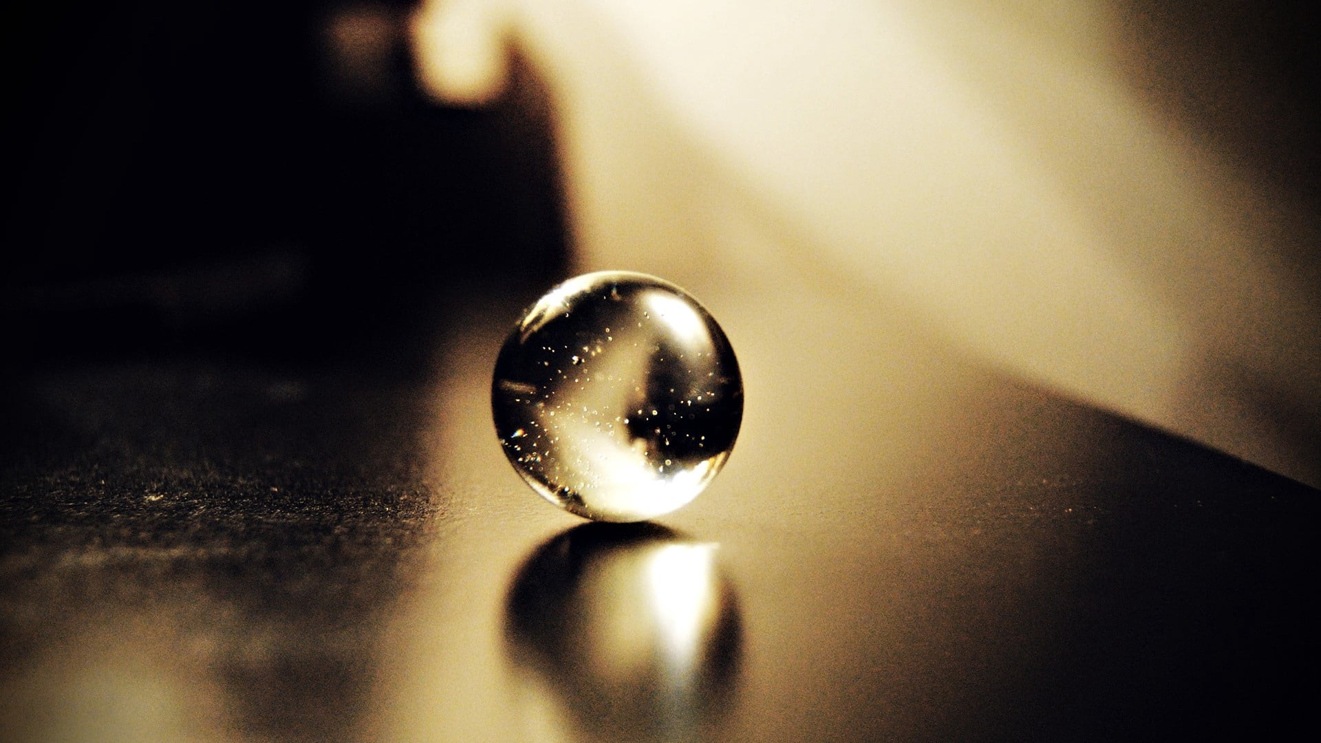 indoors, backgrounds, shiny, abstract, black Color, still life, jewelry, selective focus, silver colored, close-up, gold Colored, toy, ball, dark, day, HD Wallpaper