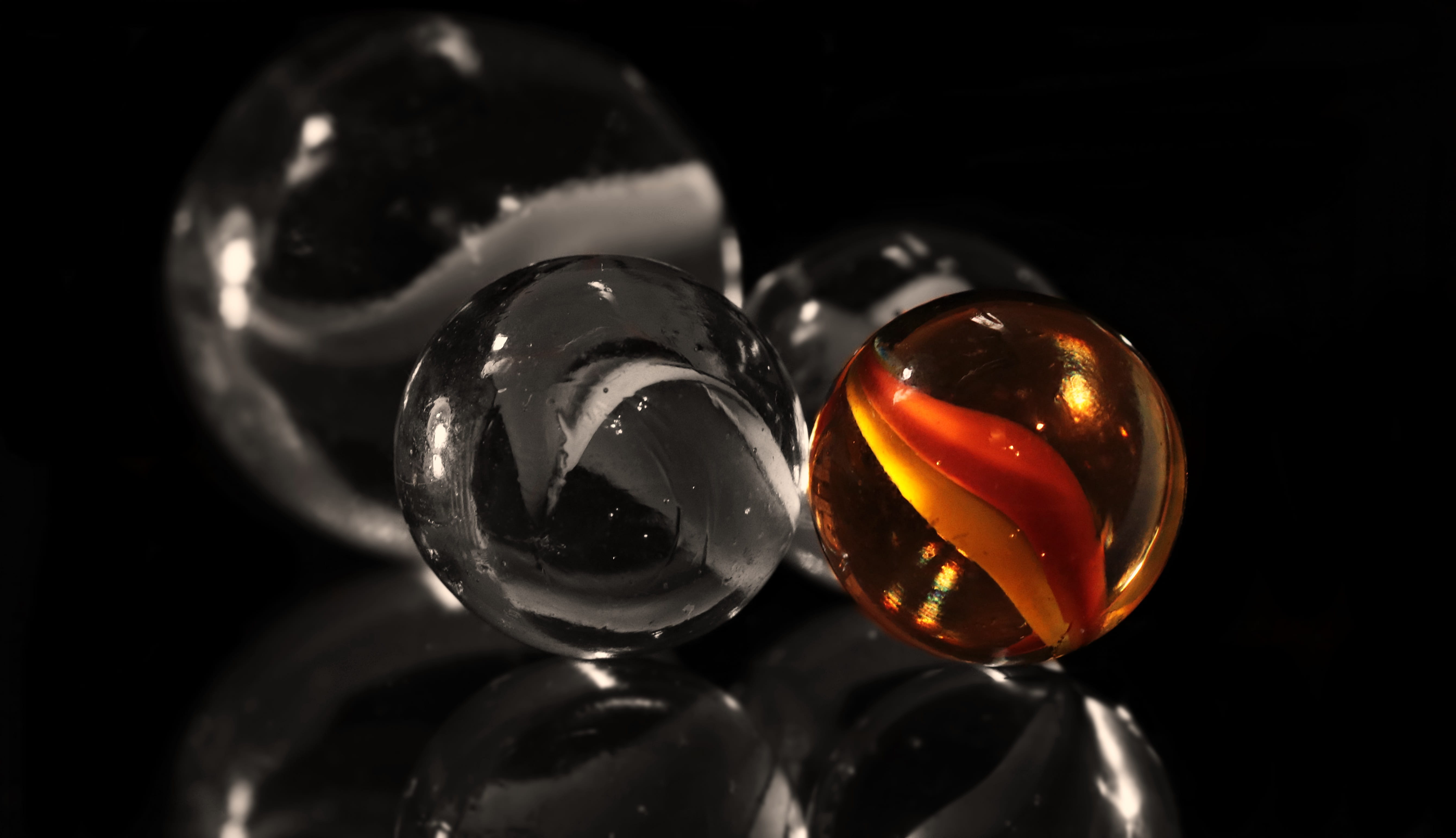 transparent, photo, glass marbles, black background, shiny, glass - material, luxury, glaskugeln, marble, arrangement, marbles, no people, sphere, color key, HD Wallpaper