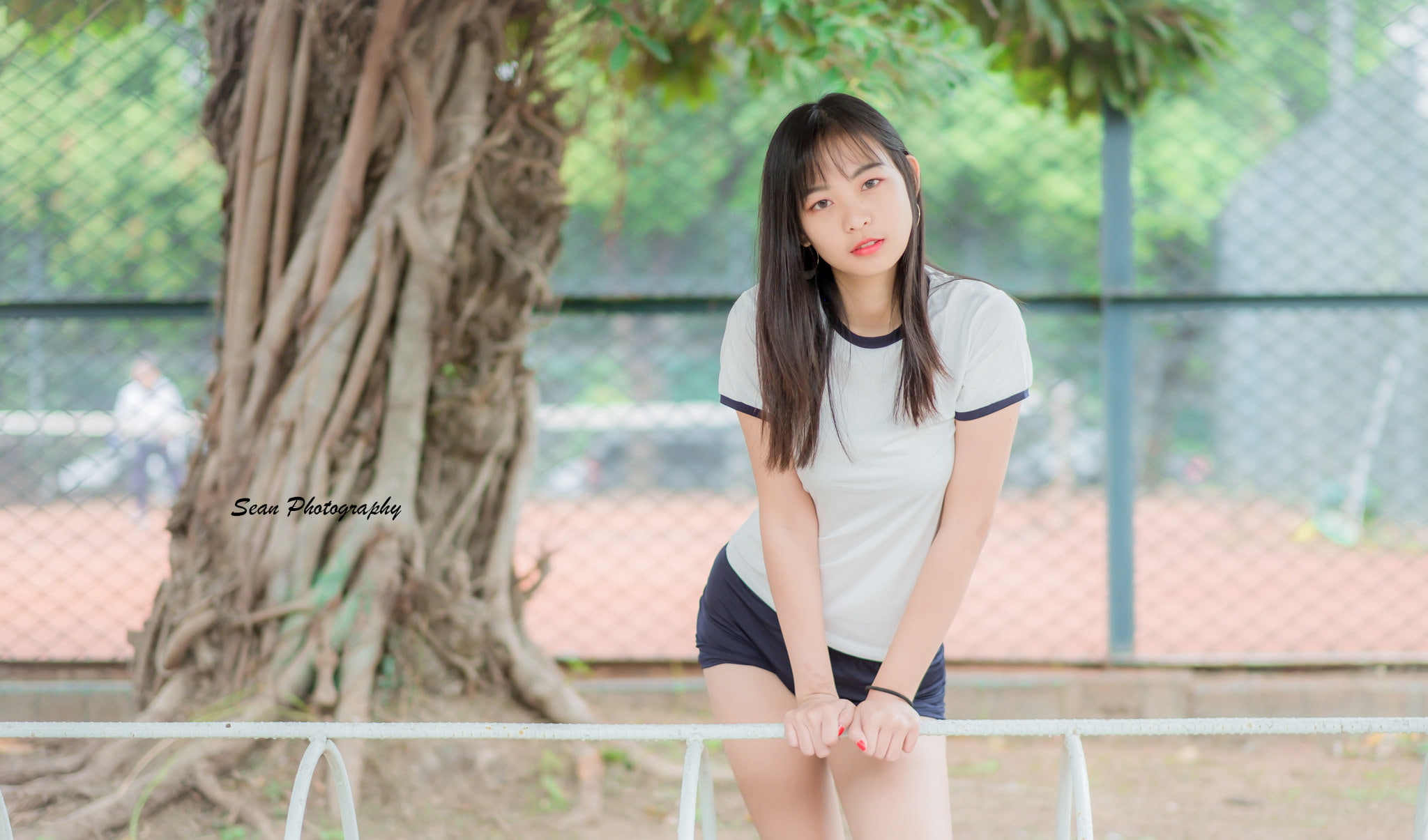 long hair, red lipstick, Asian, one person, dark hair, T-shirt, tree, three quarter length, portrait, outdoors, hairstyle, leisure activity, beautiful woman, HD Wallpaper