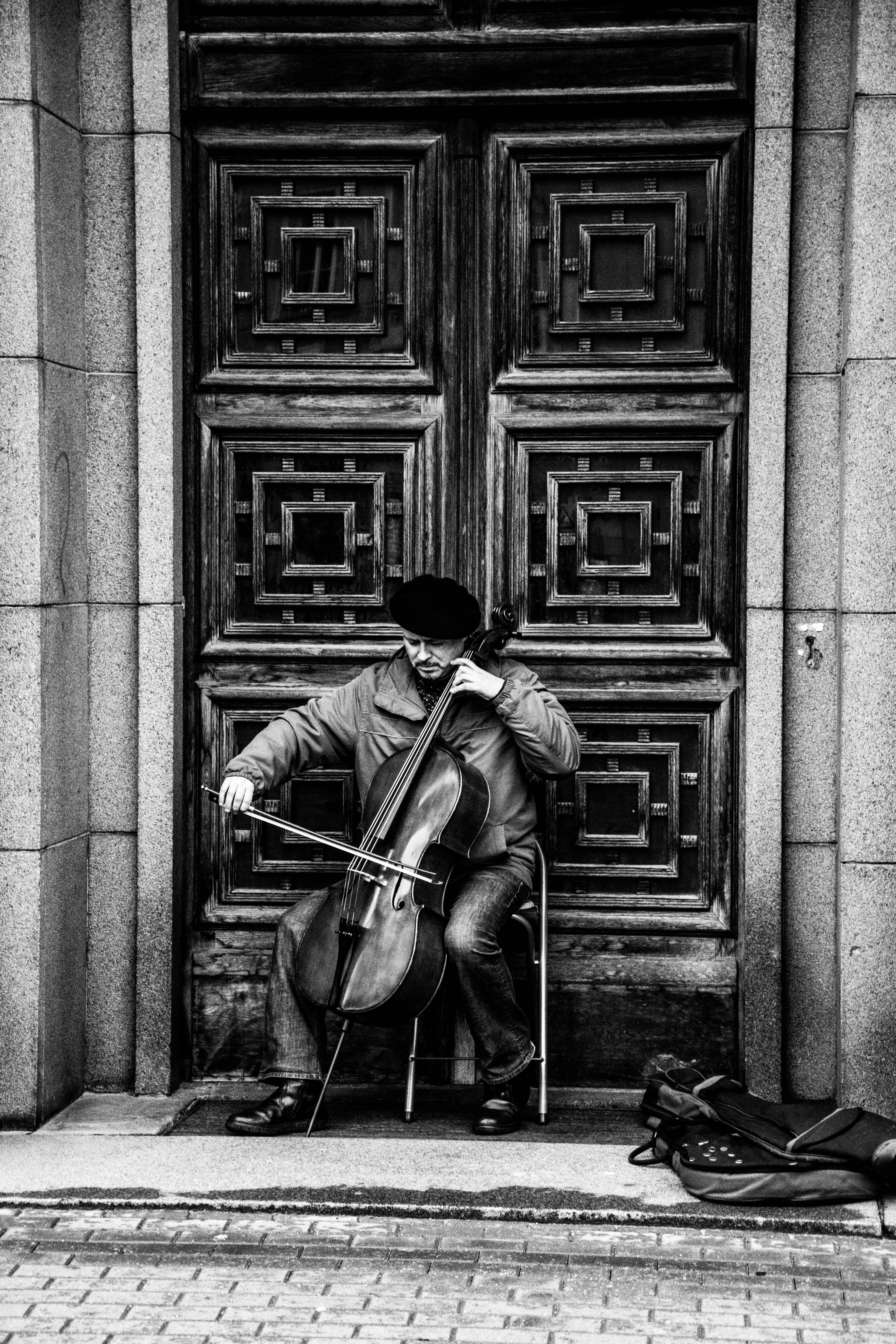 lifestyles, one Person, man, building exterior, performer, double, built structure, old-fashioned, architecture, illustration, sitting, Music, building, Phone HD Wallpaper