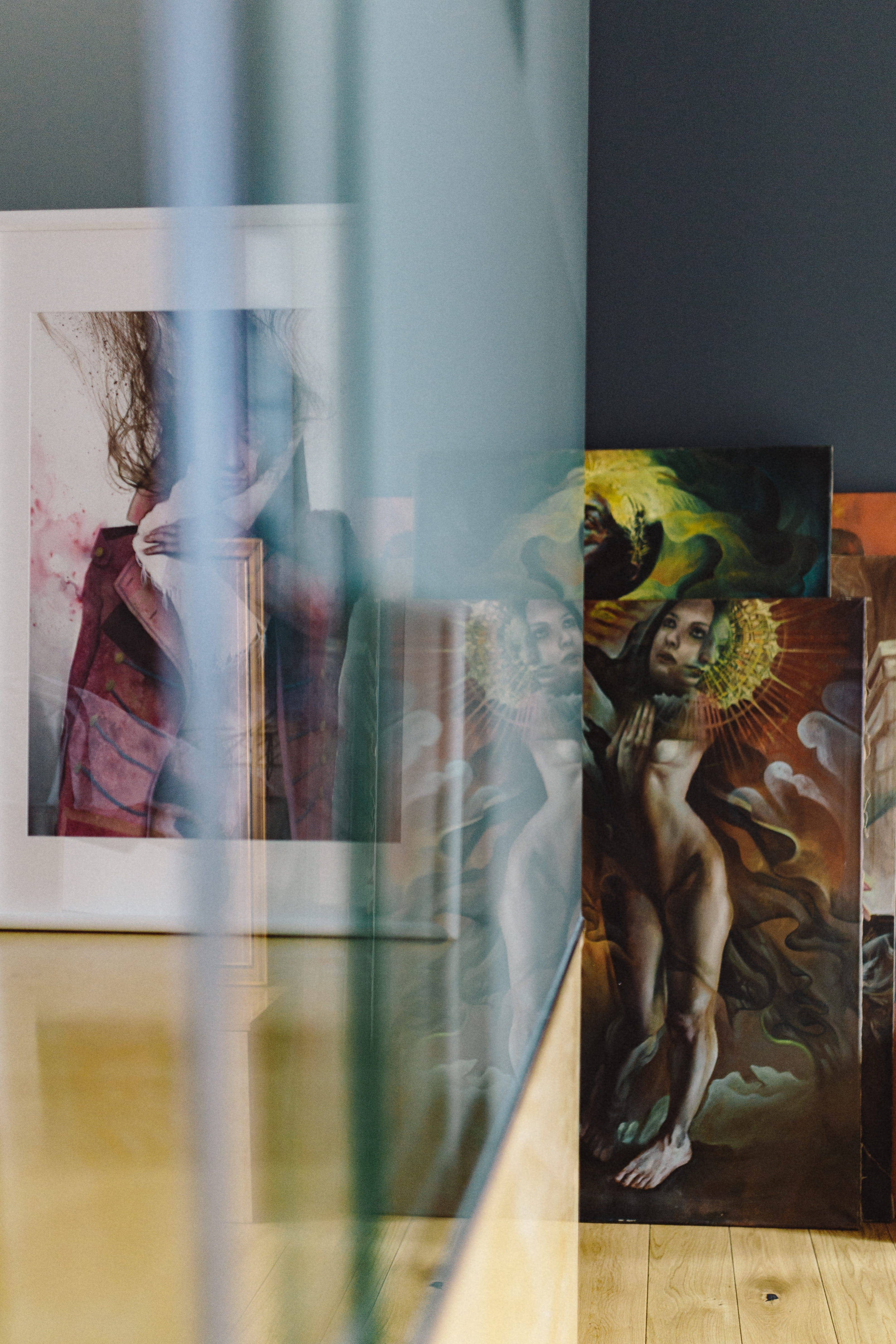 people, loft apartment, representation, apartment, no people, glass - material, indoors, creativity, reflection, 4K, interior, mammal, art, room, window, Phone HD Wallpaper