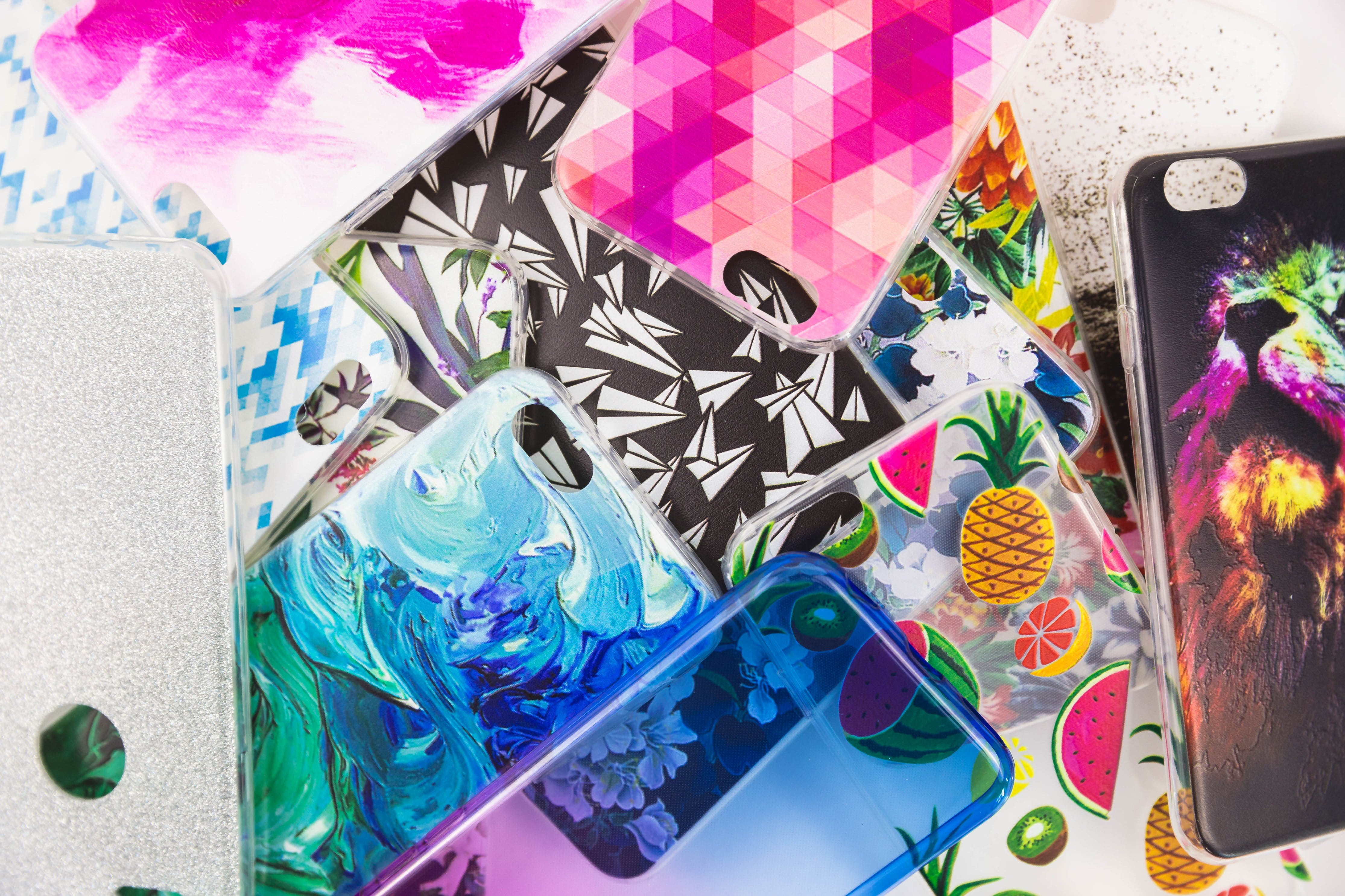 Colourful, indoors, high angle view, Pattern, sunglasses, 4K, phone, still life, Phone case, photo, floral pattern, Accessories, craft, Creative, fashion, HD Wallpaper