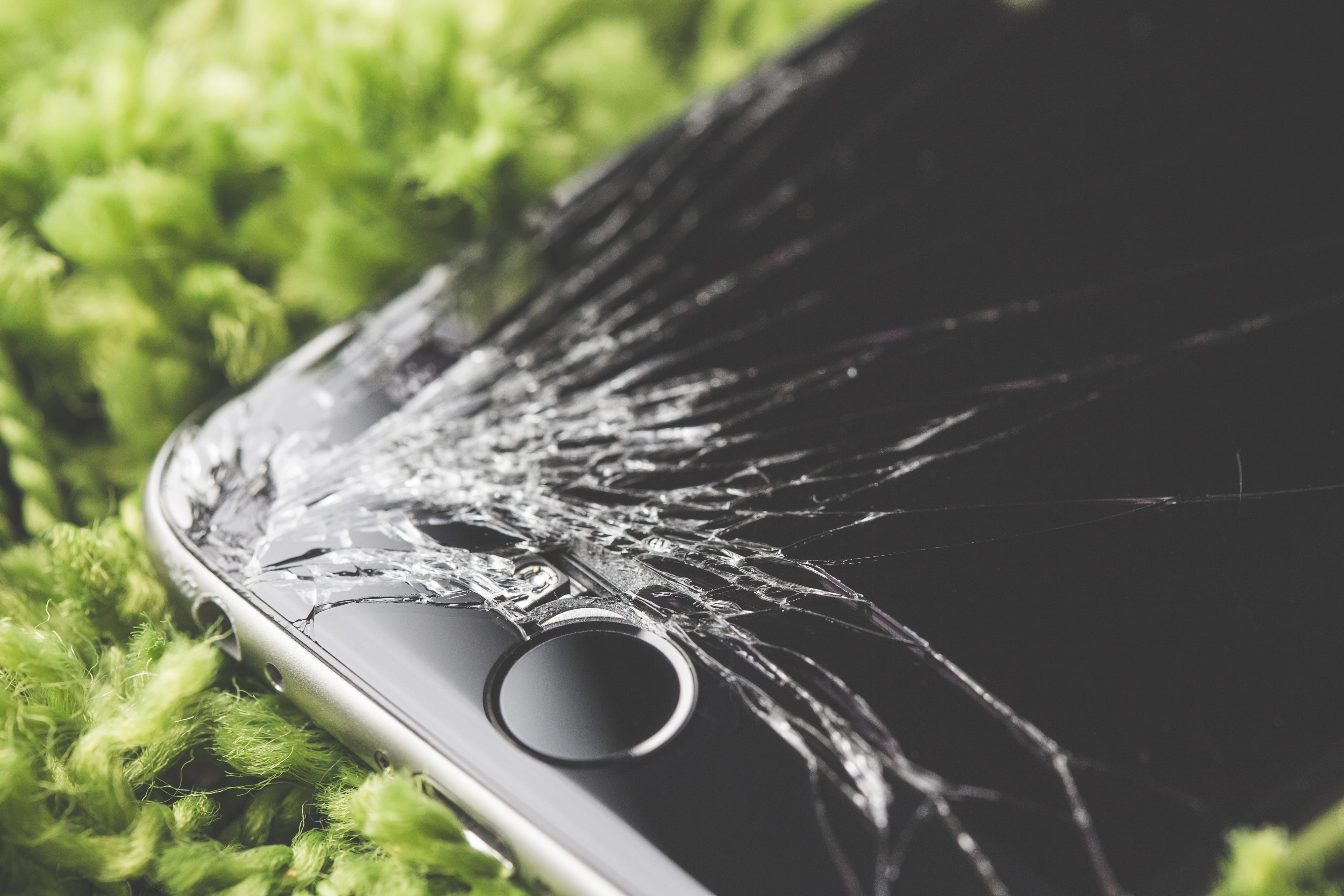 no people, smashed, bad day, Screen, focus on foreground, close, broken, Close Up, metal, Cracked, motor vehicle, day, food and drink, top, mode of transportation, HD Wallpaper