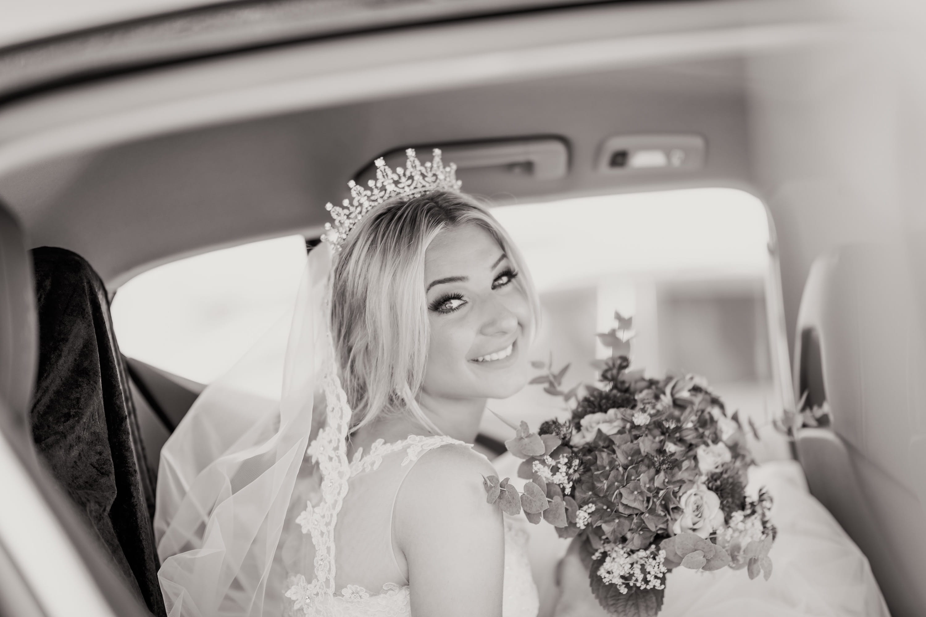 veil, adult, young Adult, smiling, wedding, people, bride, weddings, females, flowering plant, caucasian Ethnicity, car, love, celebration, transportation, HD Wallpaper
