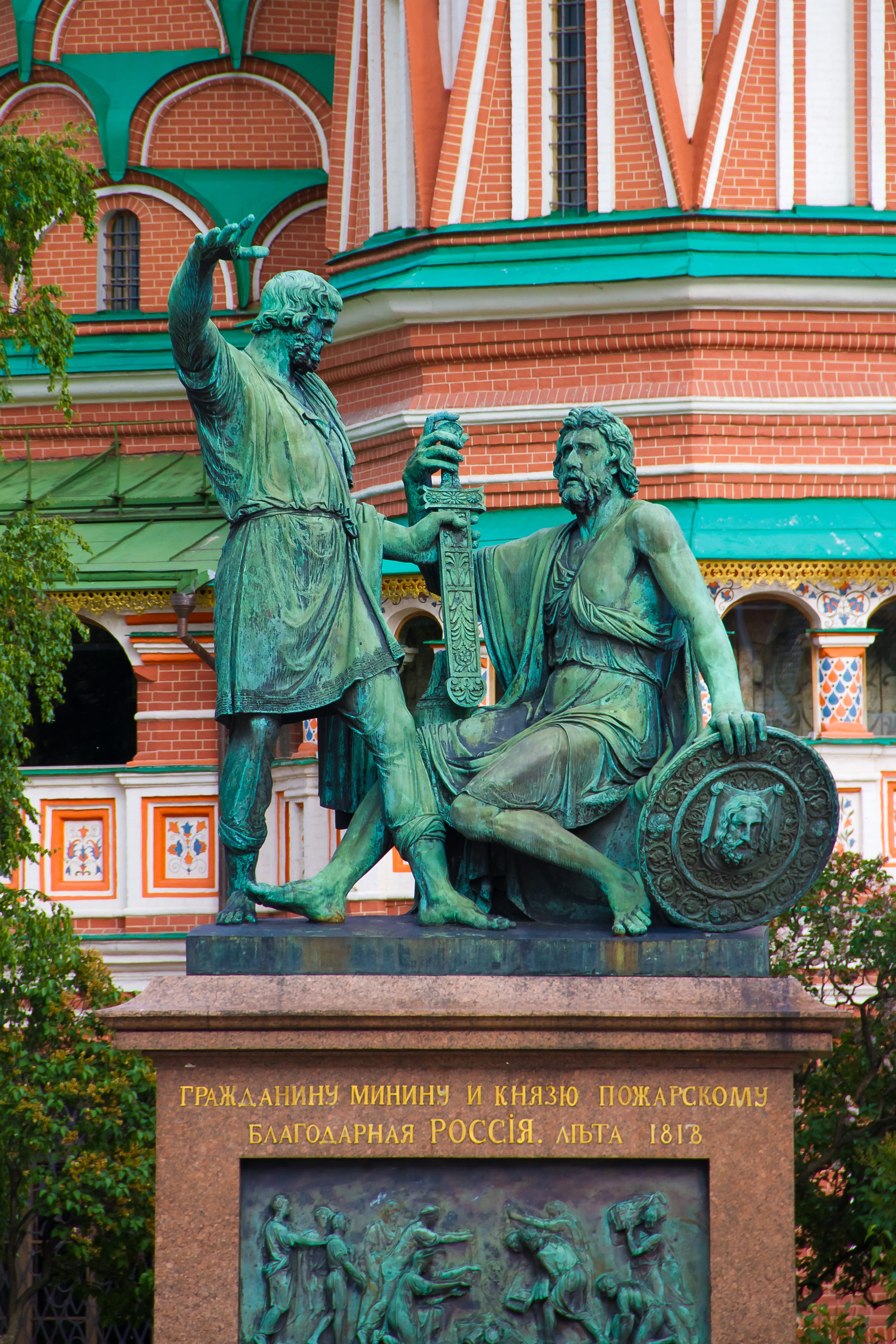 red square, female likeness, representation, sculpture, day, 1818, moscow, 4K, ornate, travel destinations, art and craft, the past, male likeness, carving - craft product, Phone HD Wallpaper