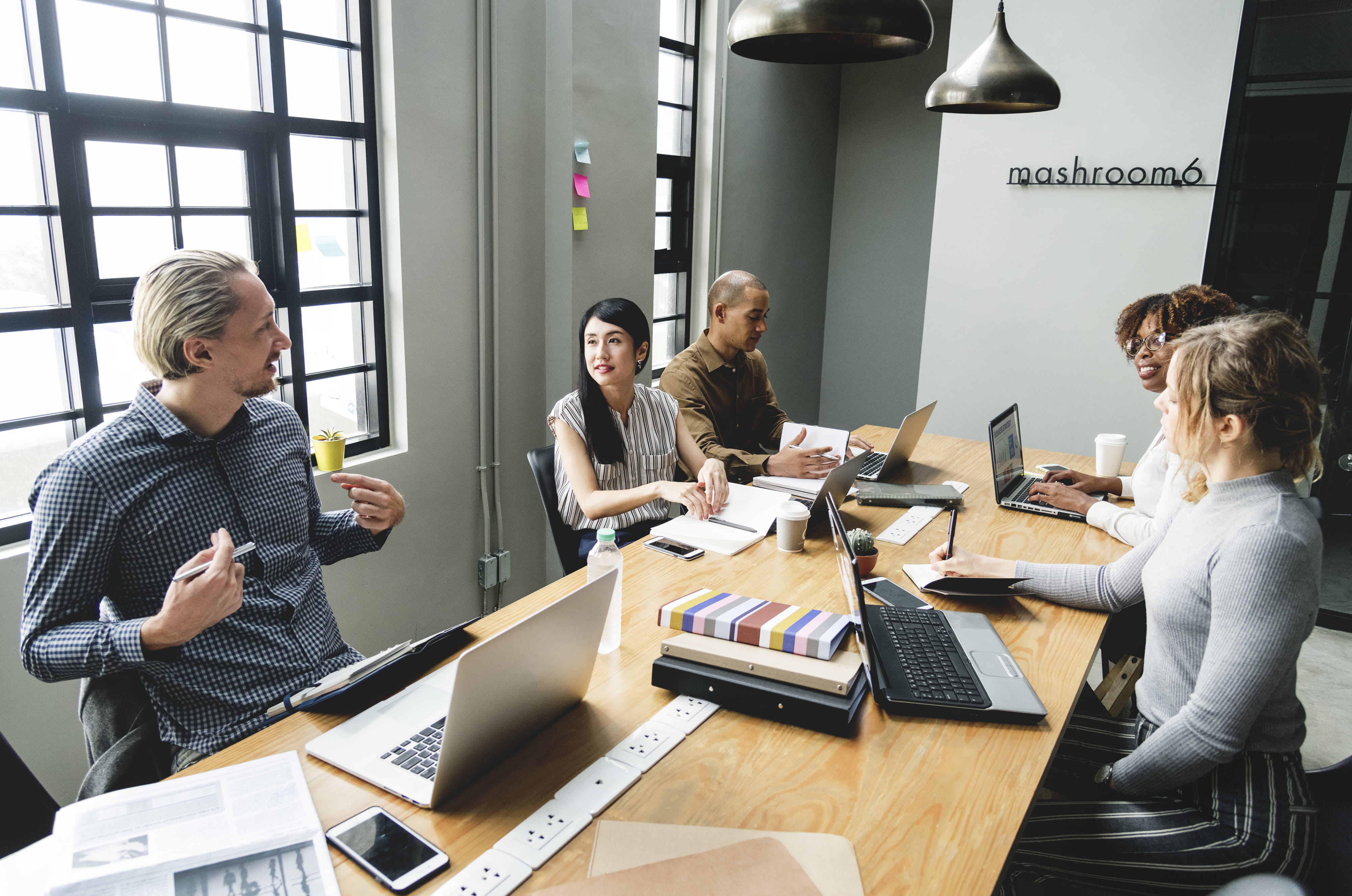new business, wireless technology, coworker, brainstorming, indoors, discussion, teamwork, young adult, team, colleagues, casual clothing, meeting, business, HD Wallpaper
